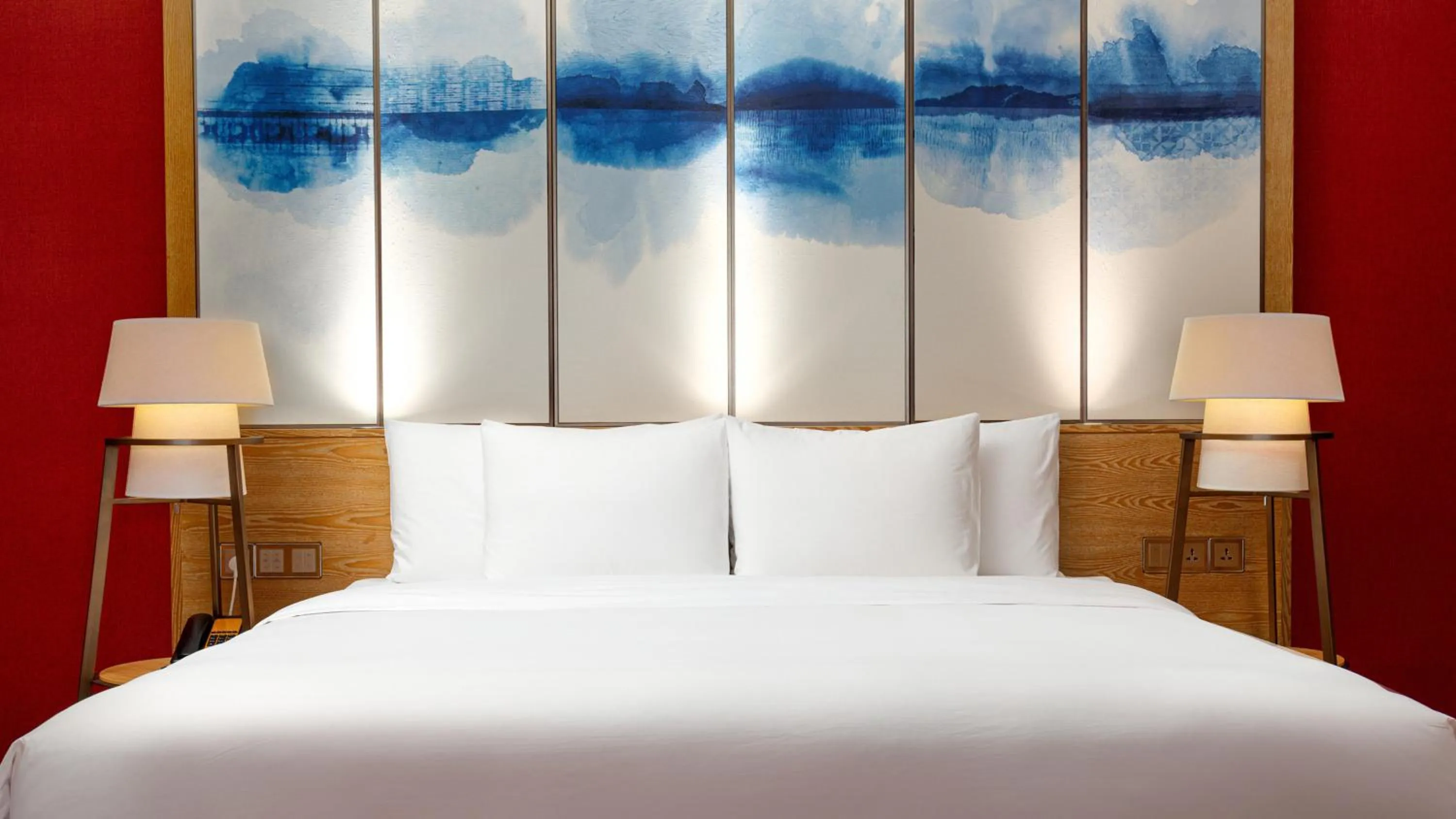 Photo of the whole room, Bed in Hotel Indigo Dali Erhai by IHG