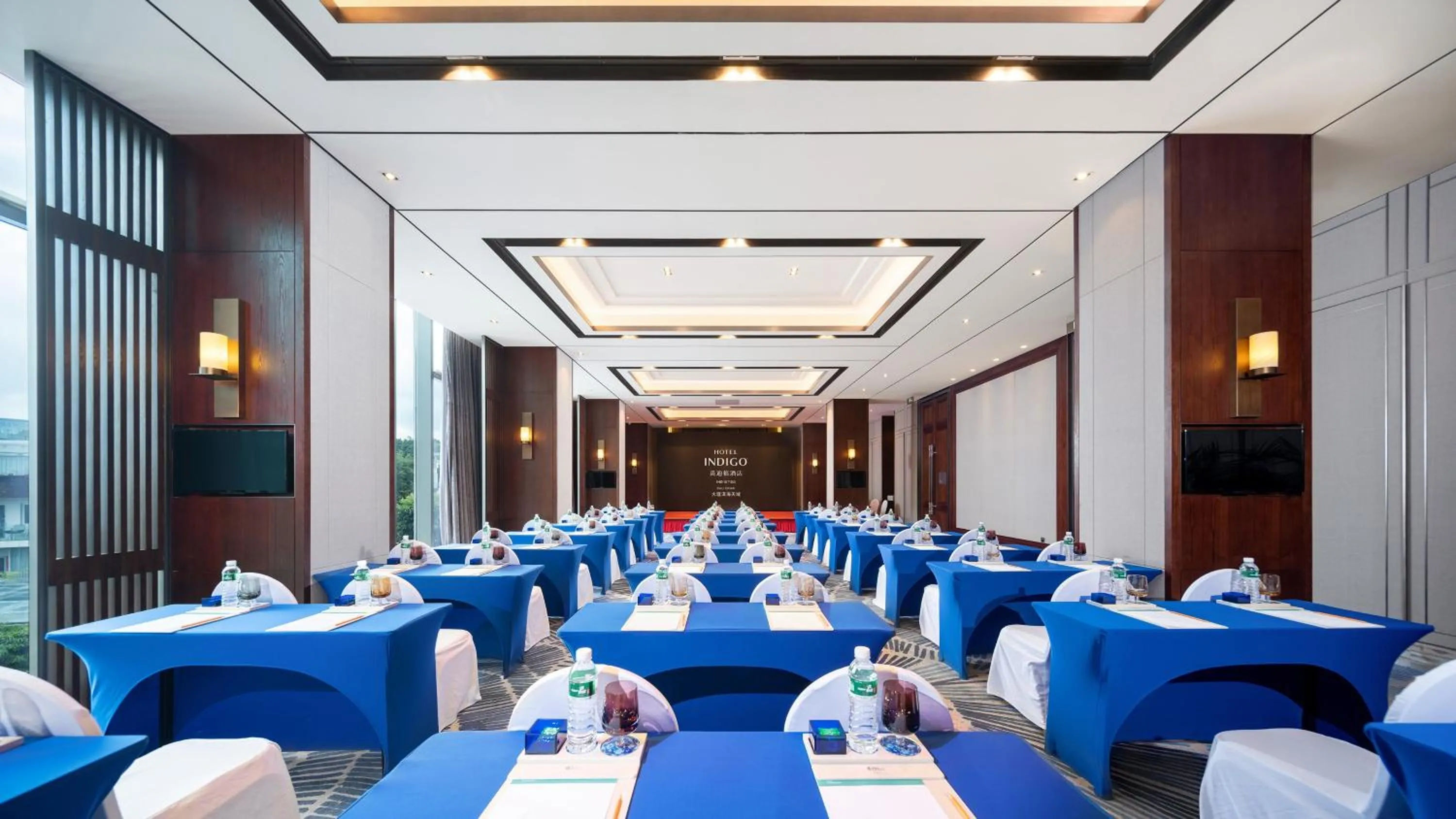 Meeting/conference room in Hotel Indigo Dali Erhai by IHG