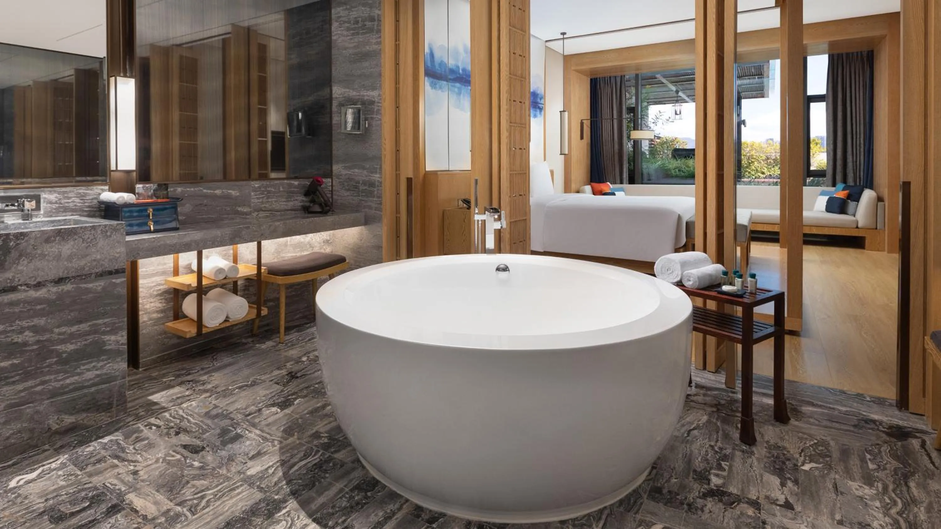 Bedroom in Hotel Indigo Dali Erhai by IHG