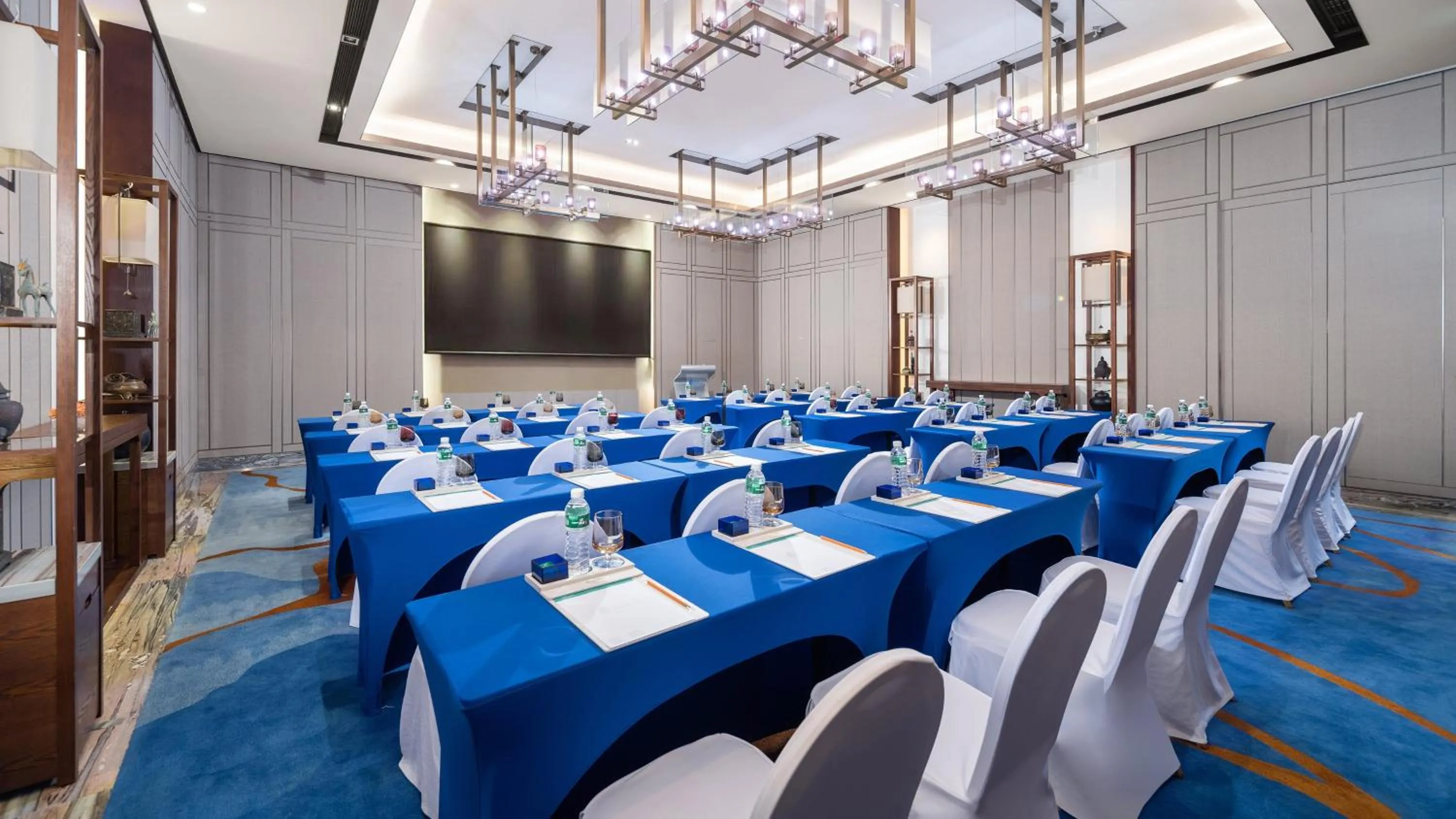 Meeting/conference room in Hotel Indigo Dali Erhai by IHG