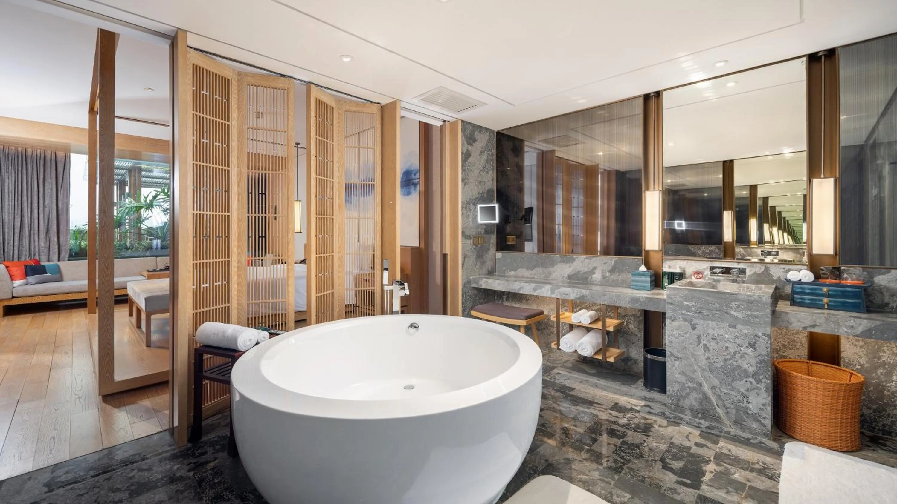 Photo of the whole room in Hotel Indigo Dali Erhai by IHG