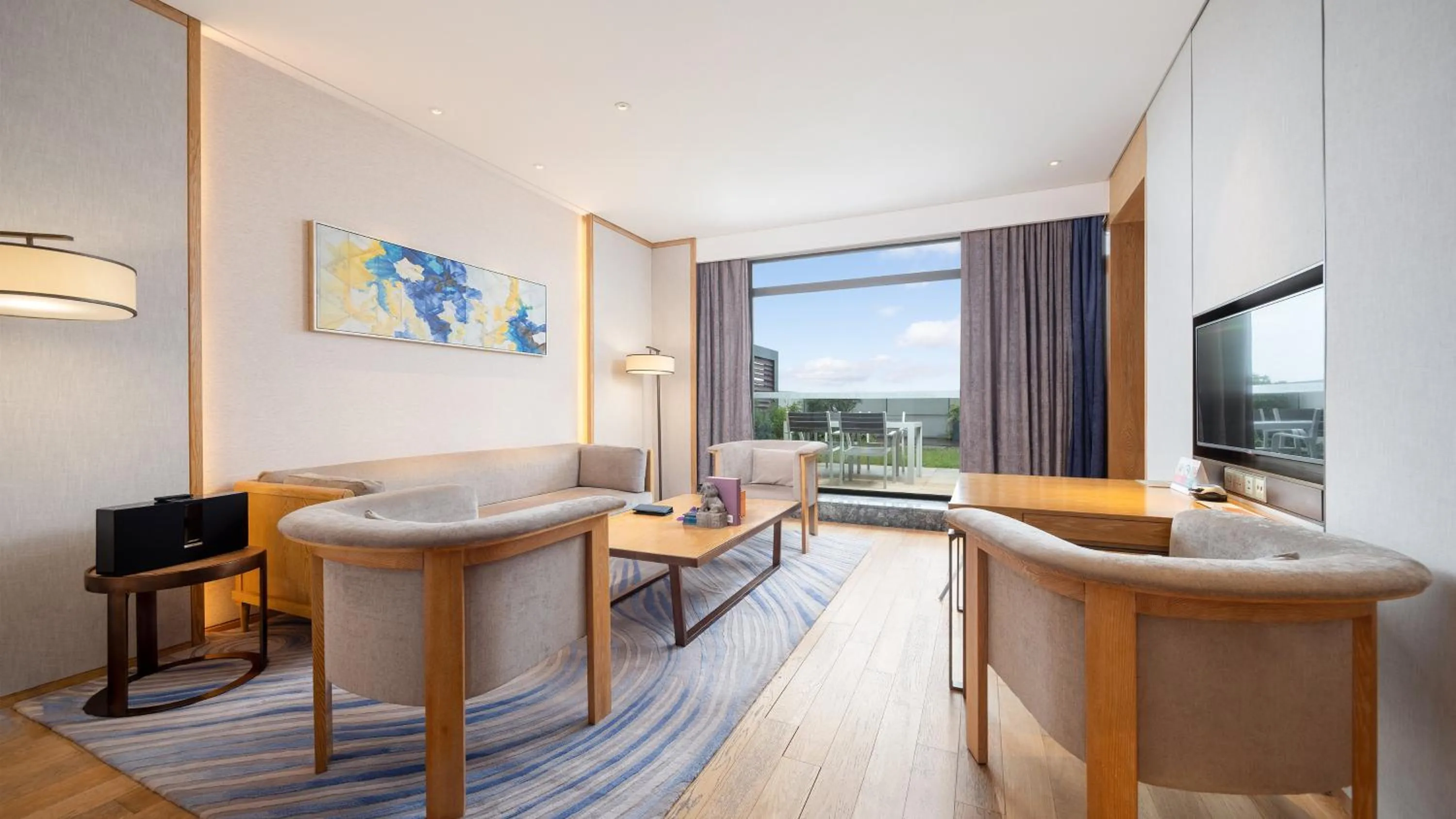 Photo of the whole room in Hotel Indigo Dali Erhai by IHG