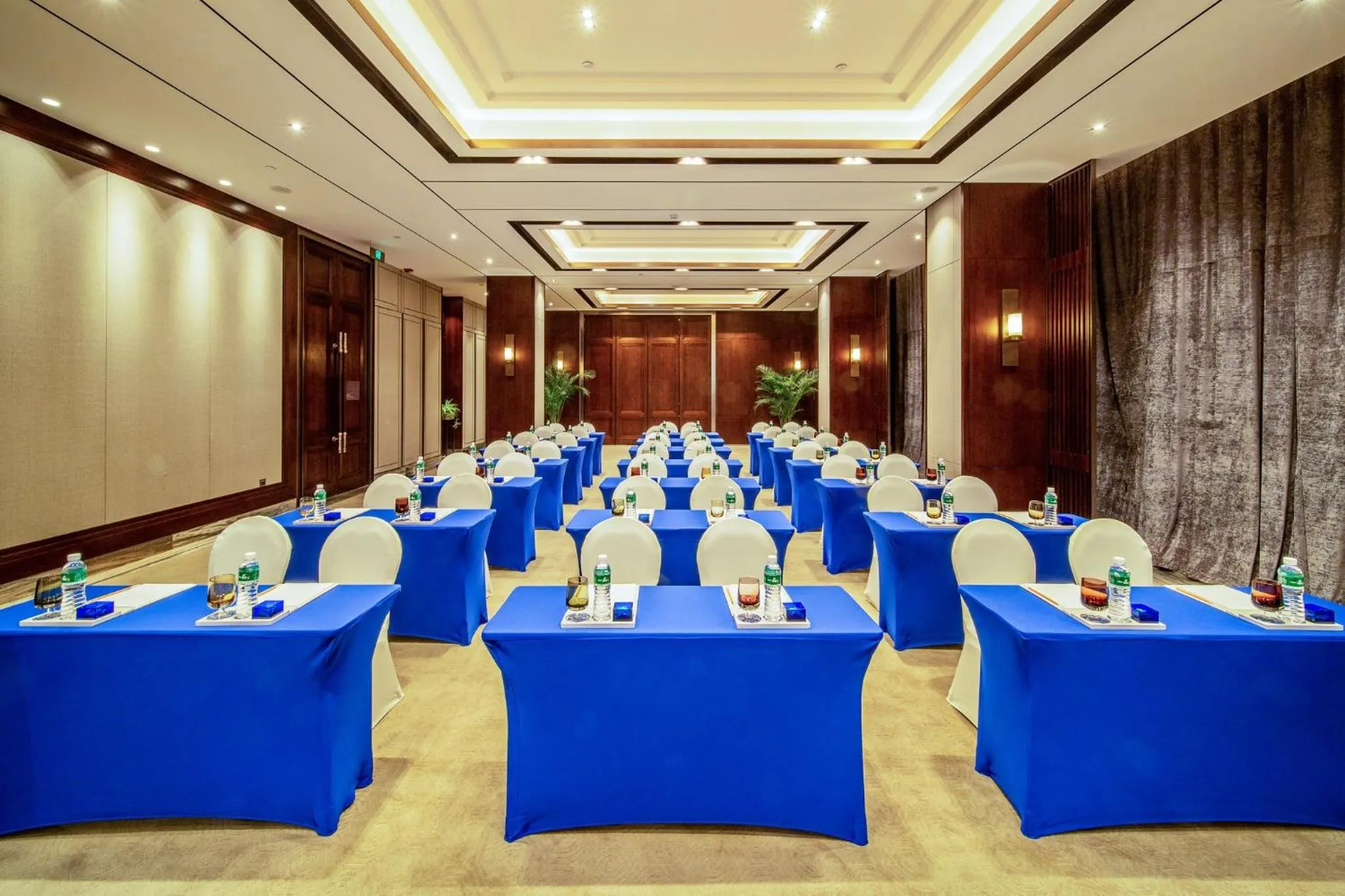 Meeting/conference room in Hotel Indigo Dali Erhai by IHG