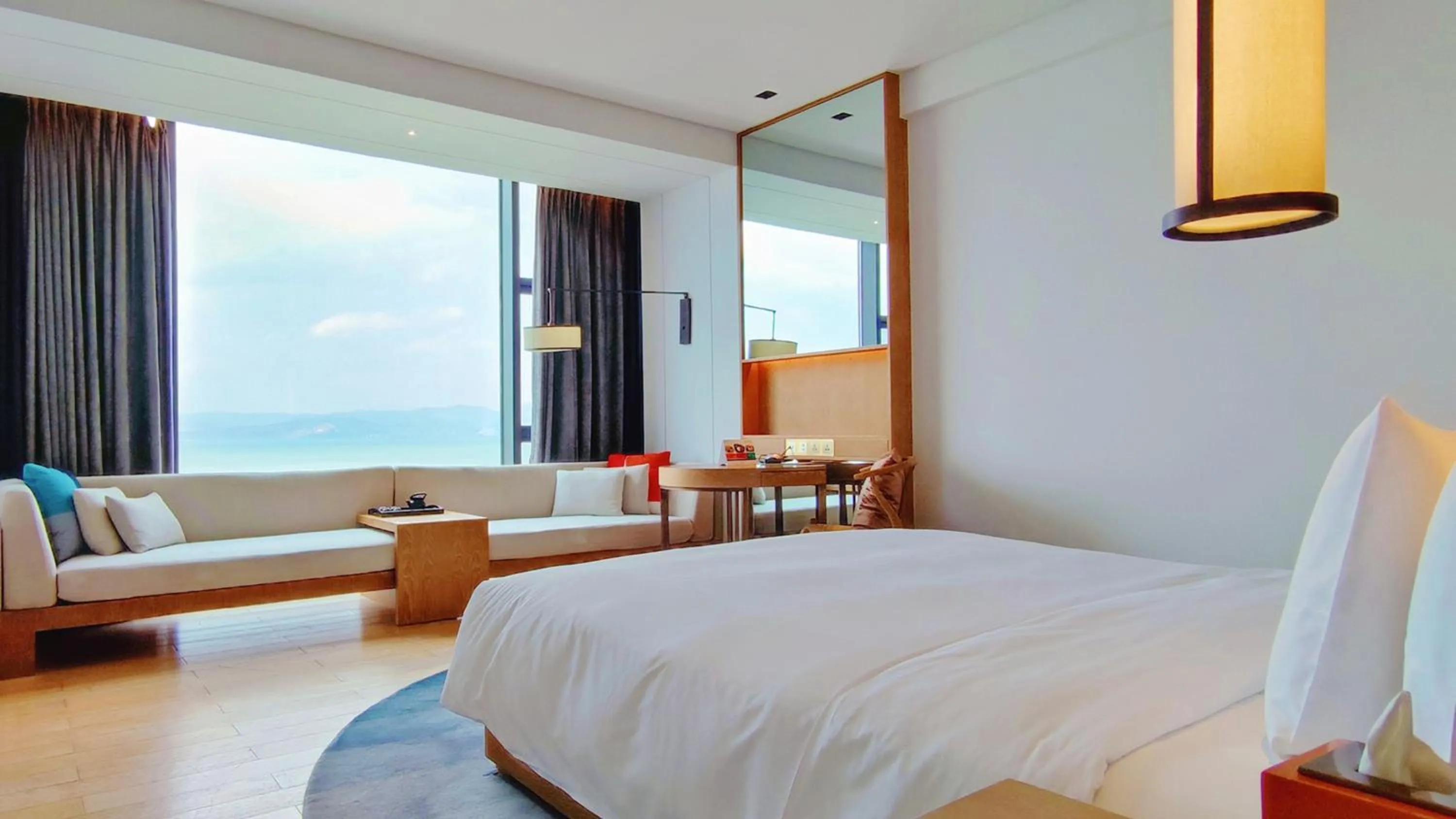 Photo of the whole room, Bed in Hotel Indigo Dali Erhai by IHG