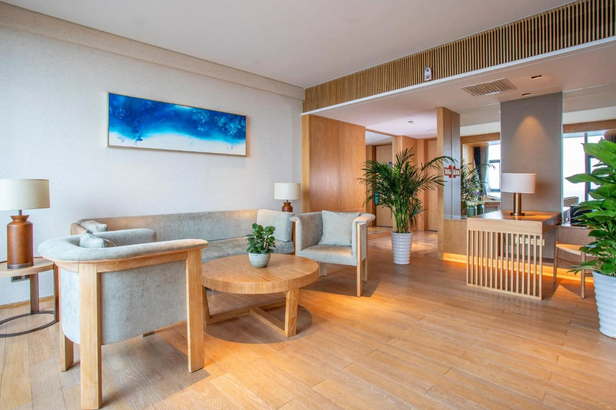 Bedroom in Hotel Indigo Dali Erhai by IHG