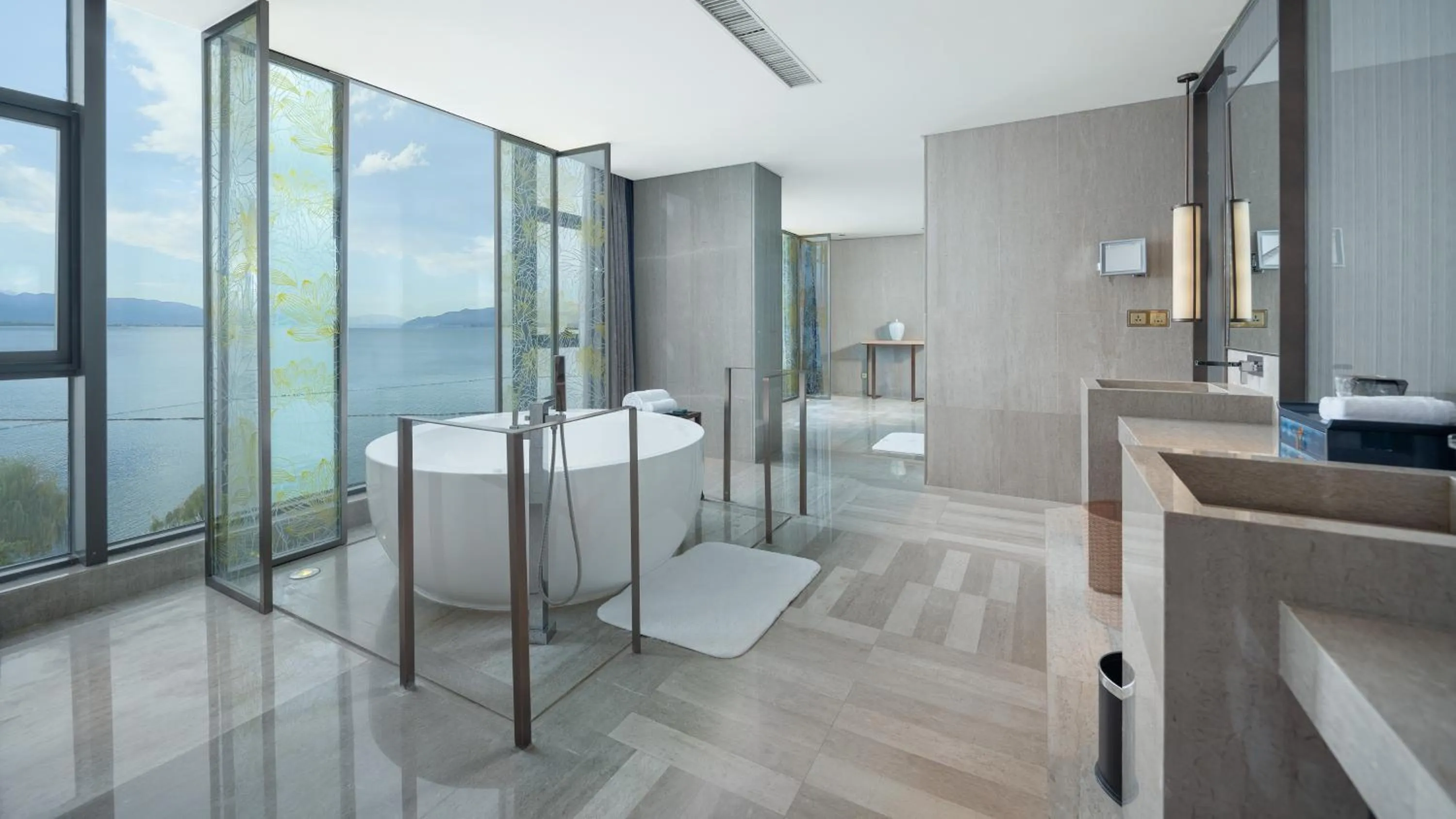 Bathroom in Hotel Indigo Dali Erhai by IHG