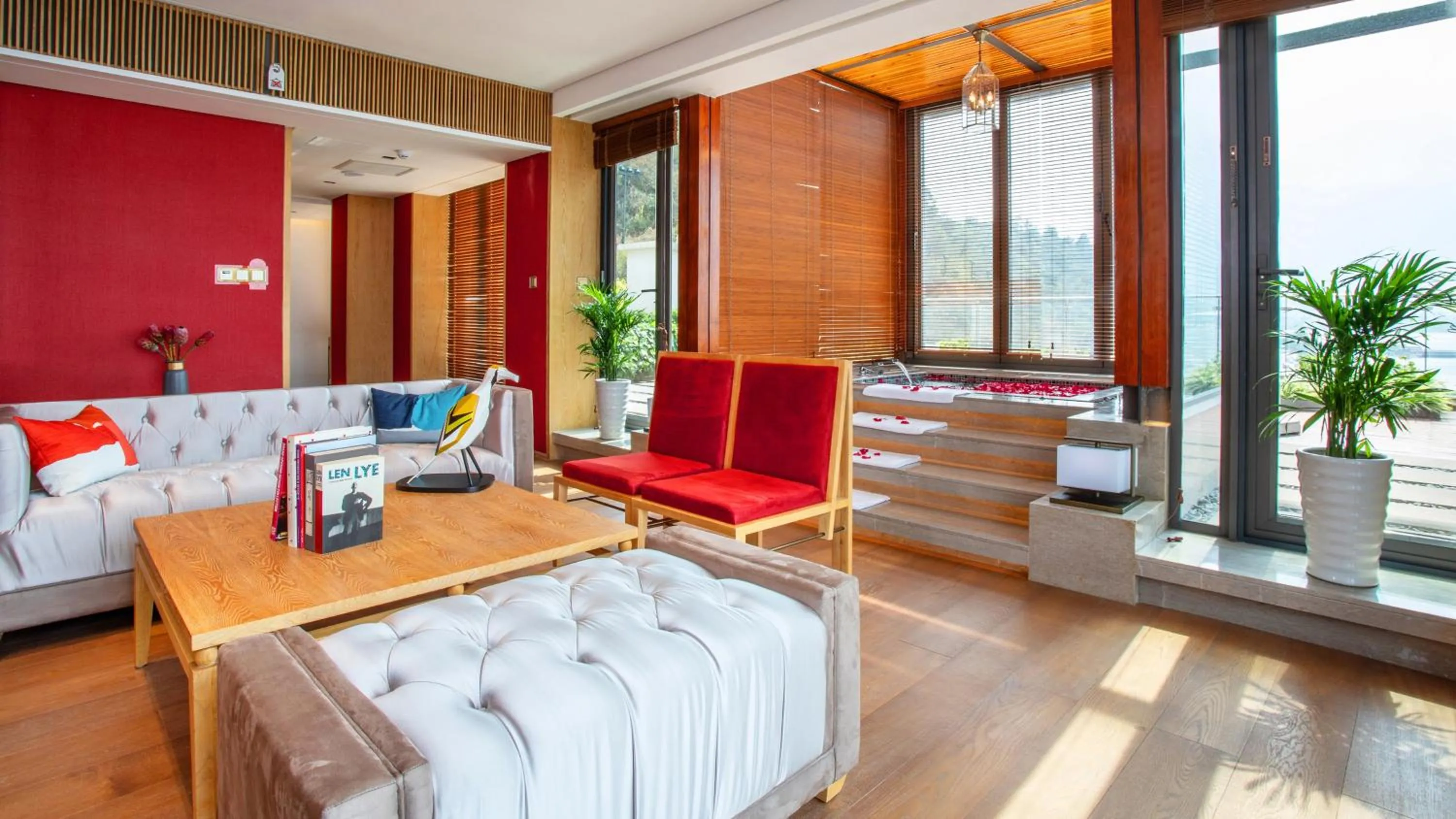 Bedroom in Hotel Indigo Dali Erhai by IHG