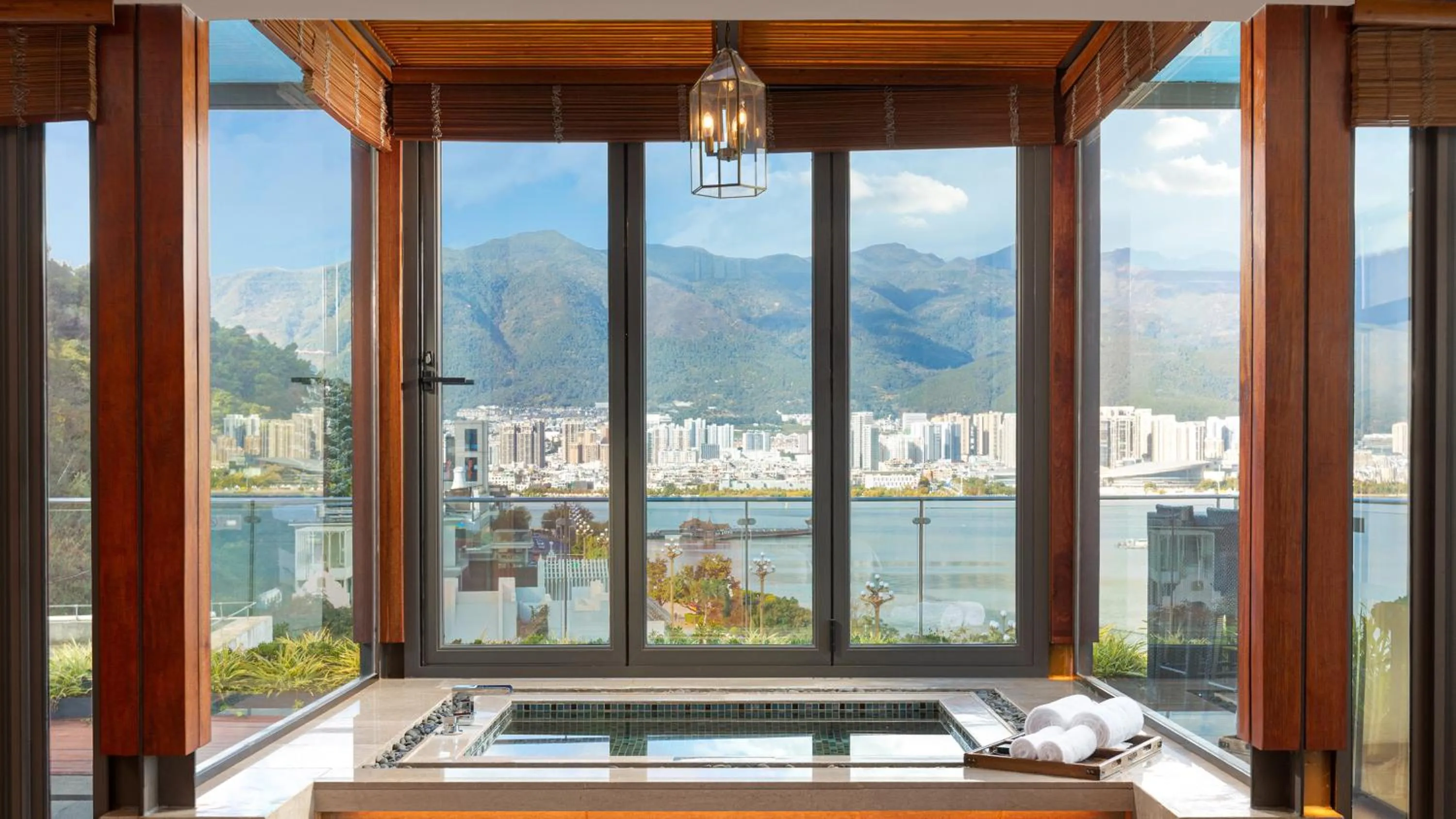 Bedroom in Hotel Indigo Dali Erhai by IHG