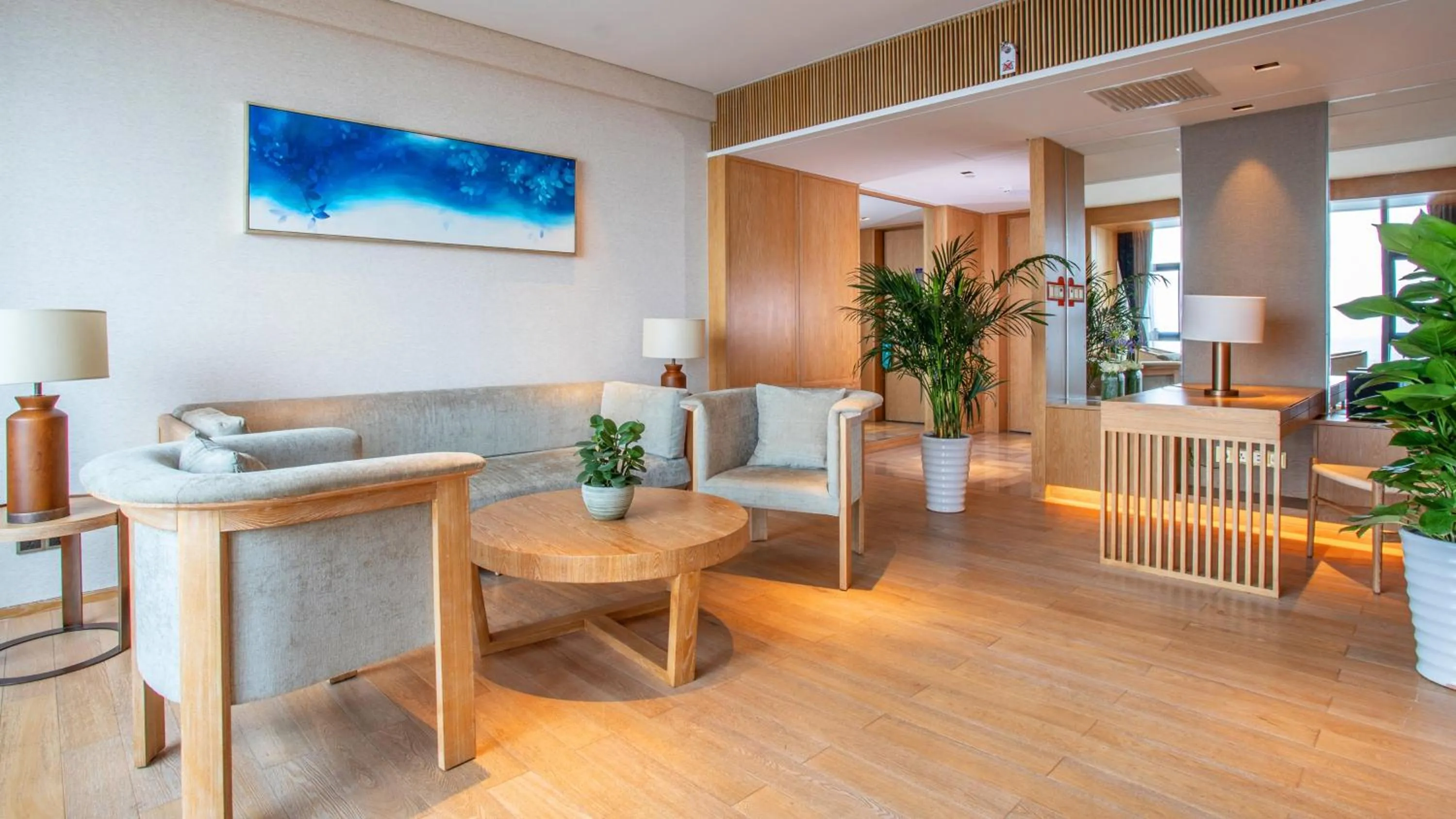 Bedroom in Hotel Indigo Dali Erhai by IHG