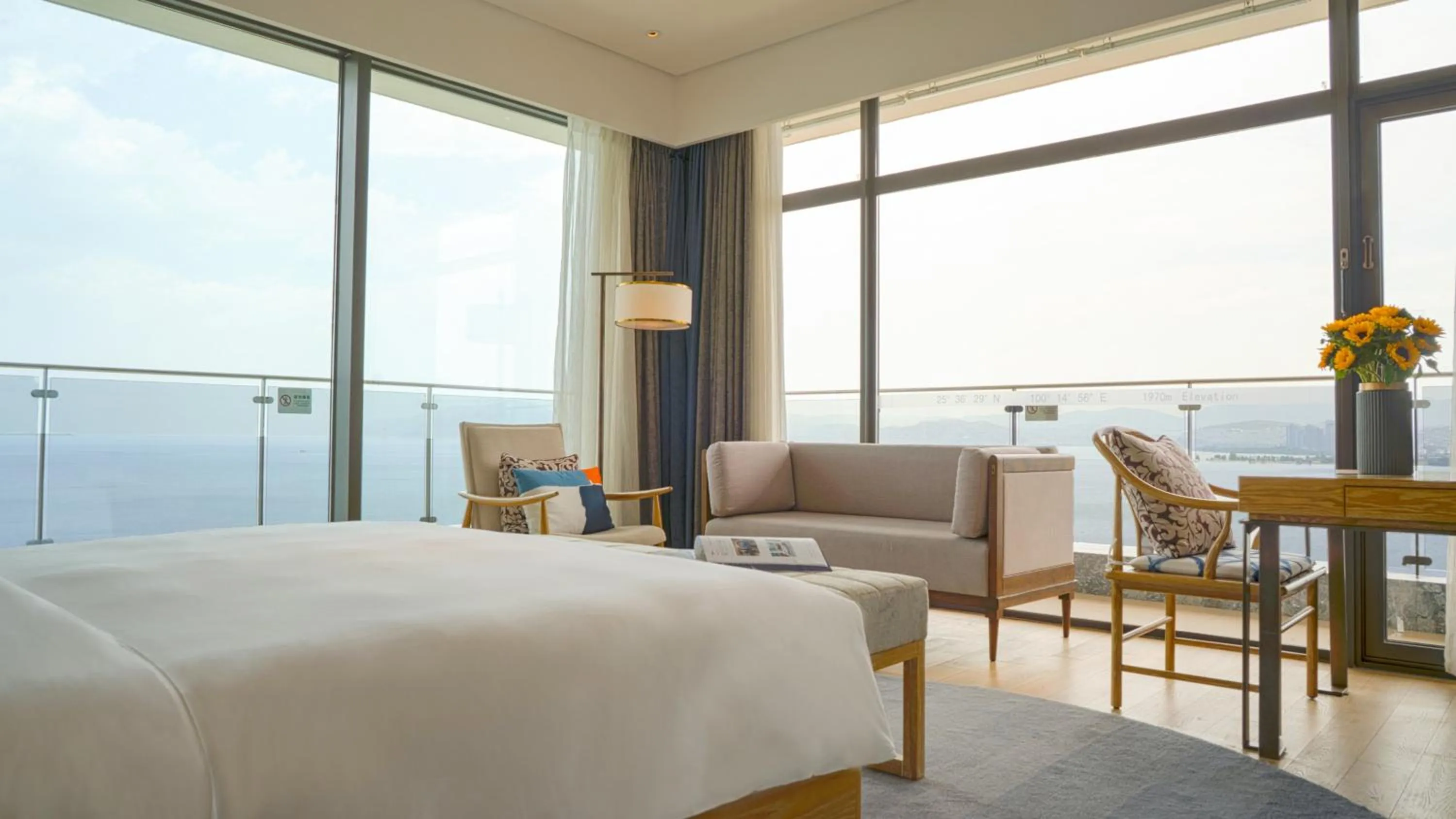 Photo of the whole room, Bed in Hotel Indigo Dali Erhai by IHG