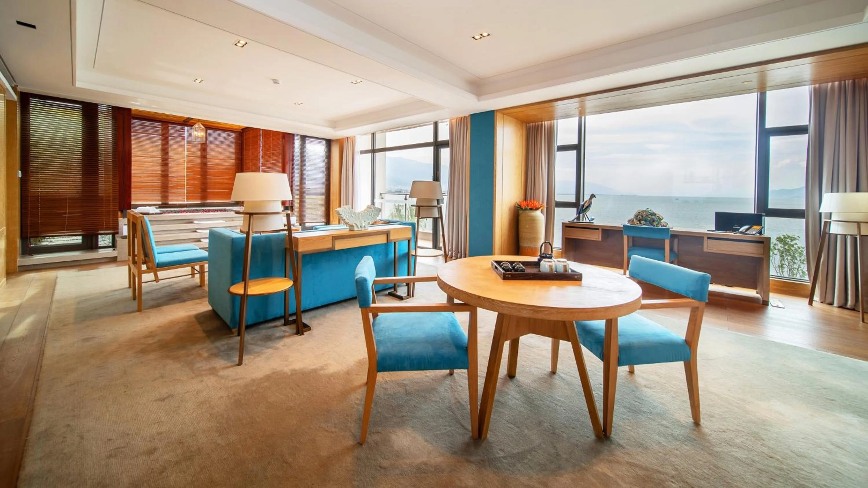 Bedroom in Hotel Indigo Dali Erhai by IHG