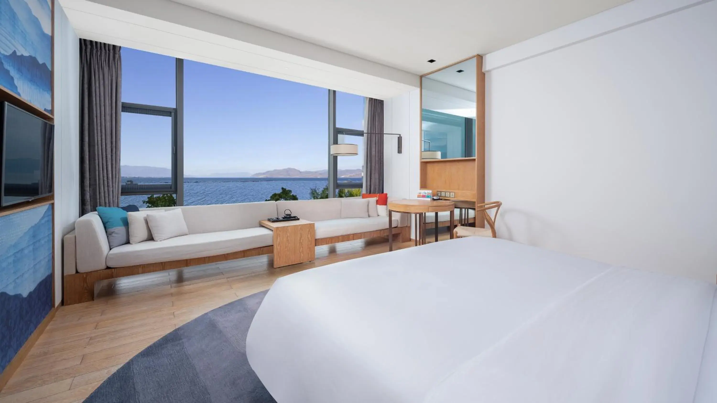 Upgraded Standard Room in Hotel Indigo Dali Erhai by IHG Upgraded Standard Room in Hotel Indigo Dali Erhai by IHG