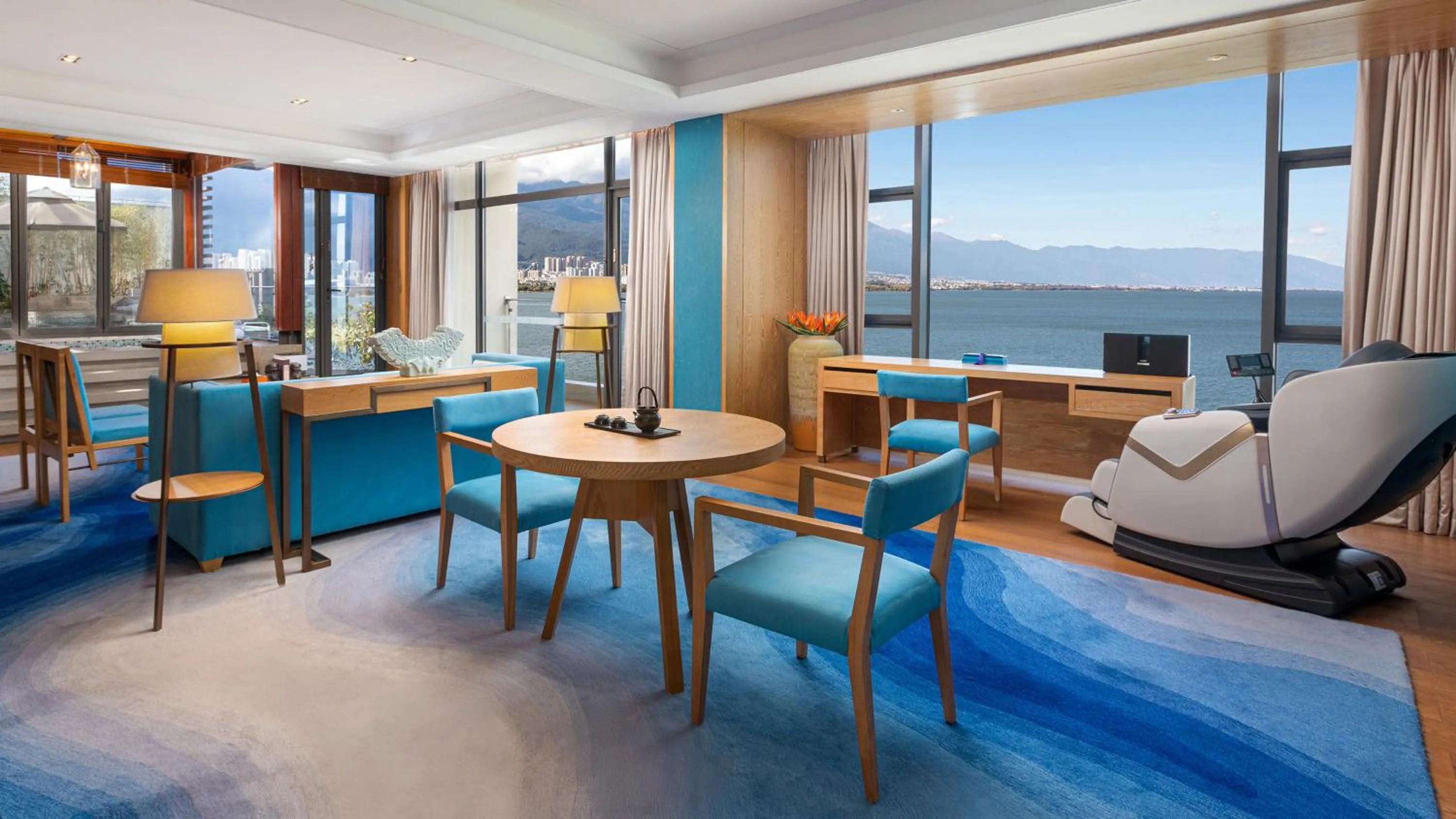 Photo of the whole room in Hotel Indigo Dali Erhai by IHG