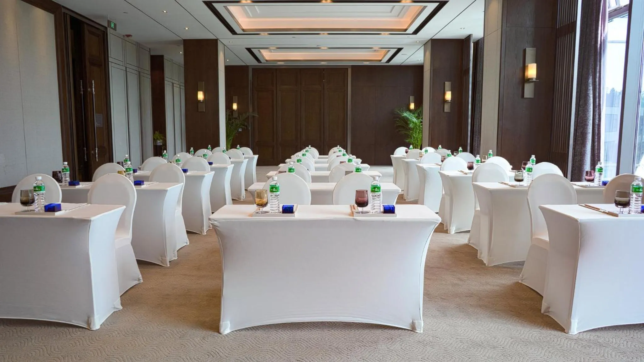 Meeting/conference room in Hotel Indigo Dali Erhai by IHG