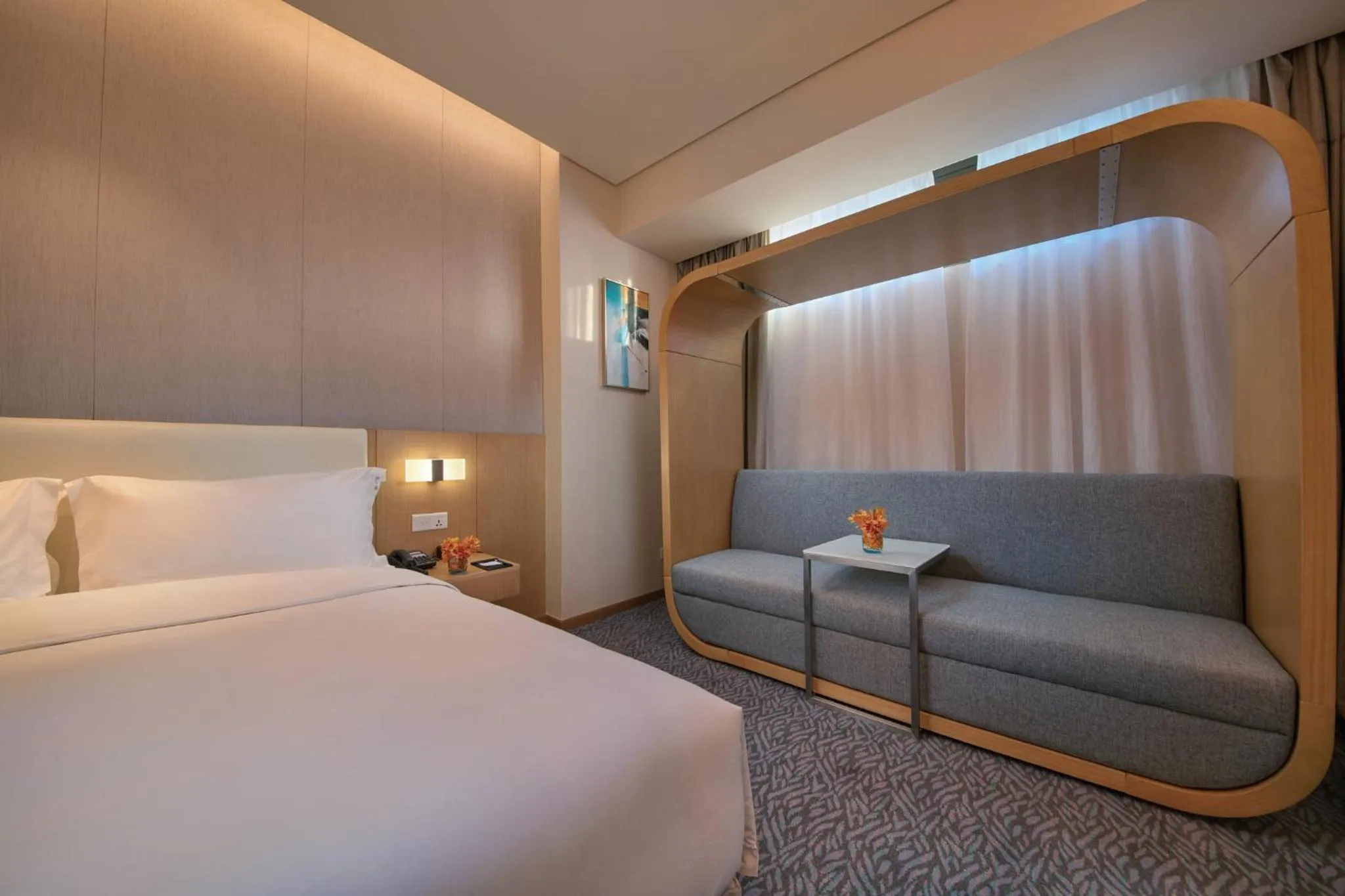 Photo of the whole room, Bed in Holiday Inn Express Nantong Textile City by IHG