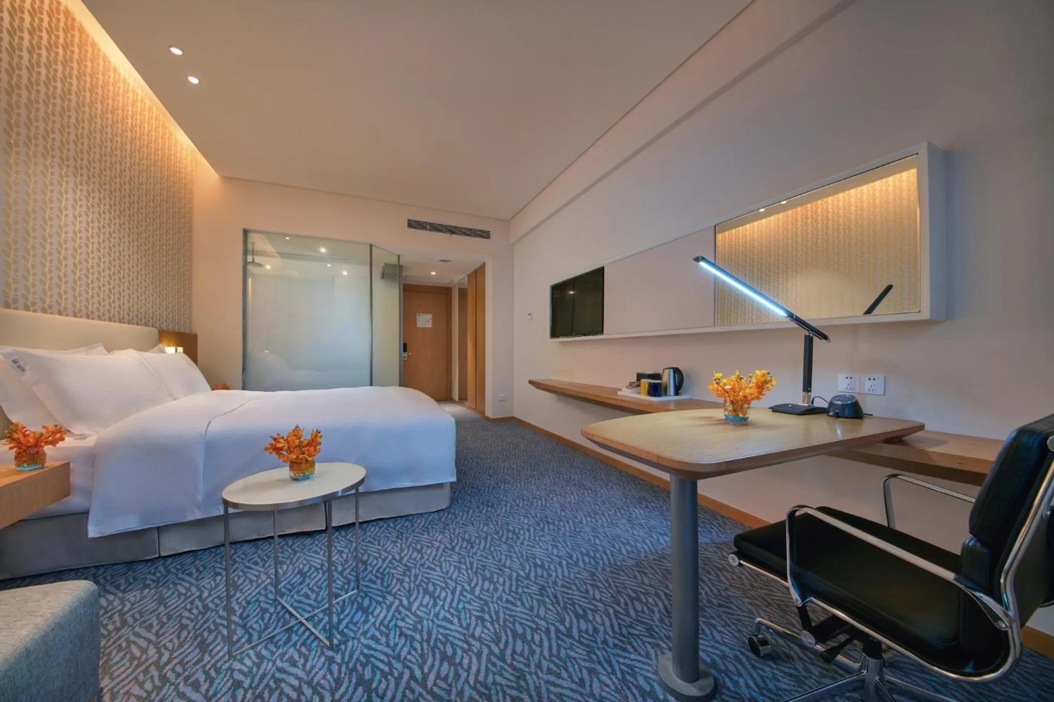 Photo of the whole room in Holiday Inn Express Nantong Textile City by IHG