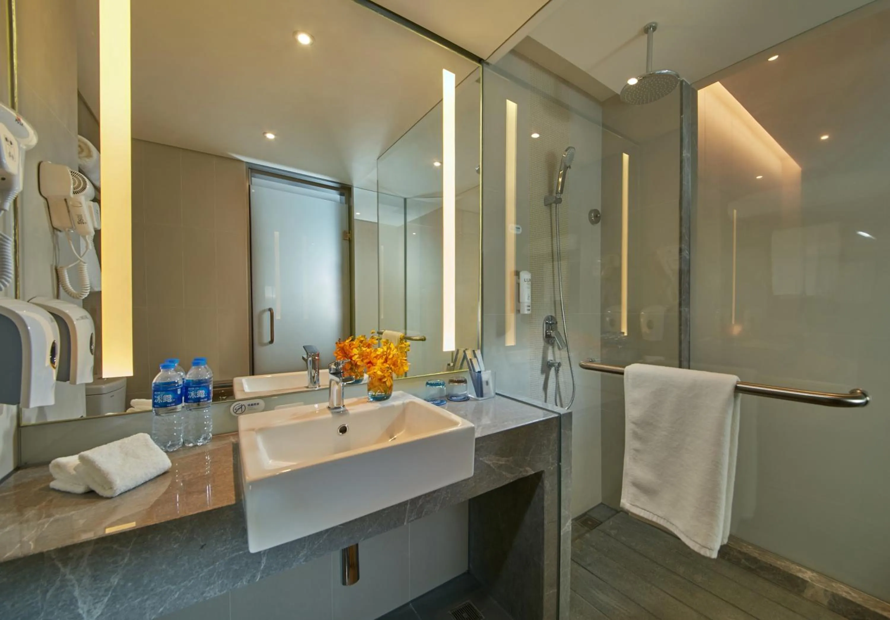 Bathroom in Holiday Inn Express Nantong Textile City by IHG