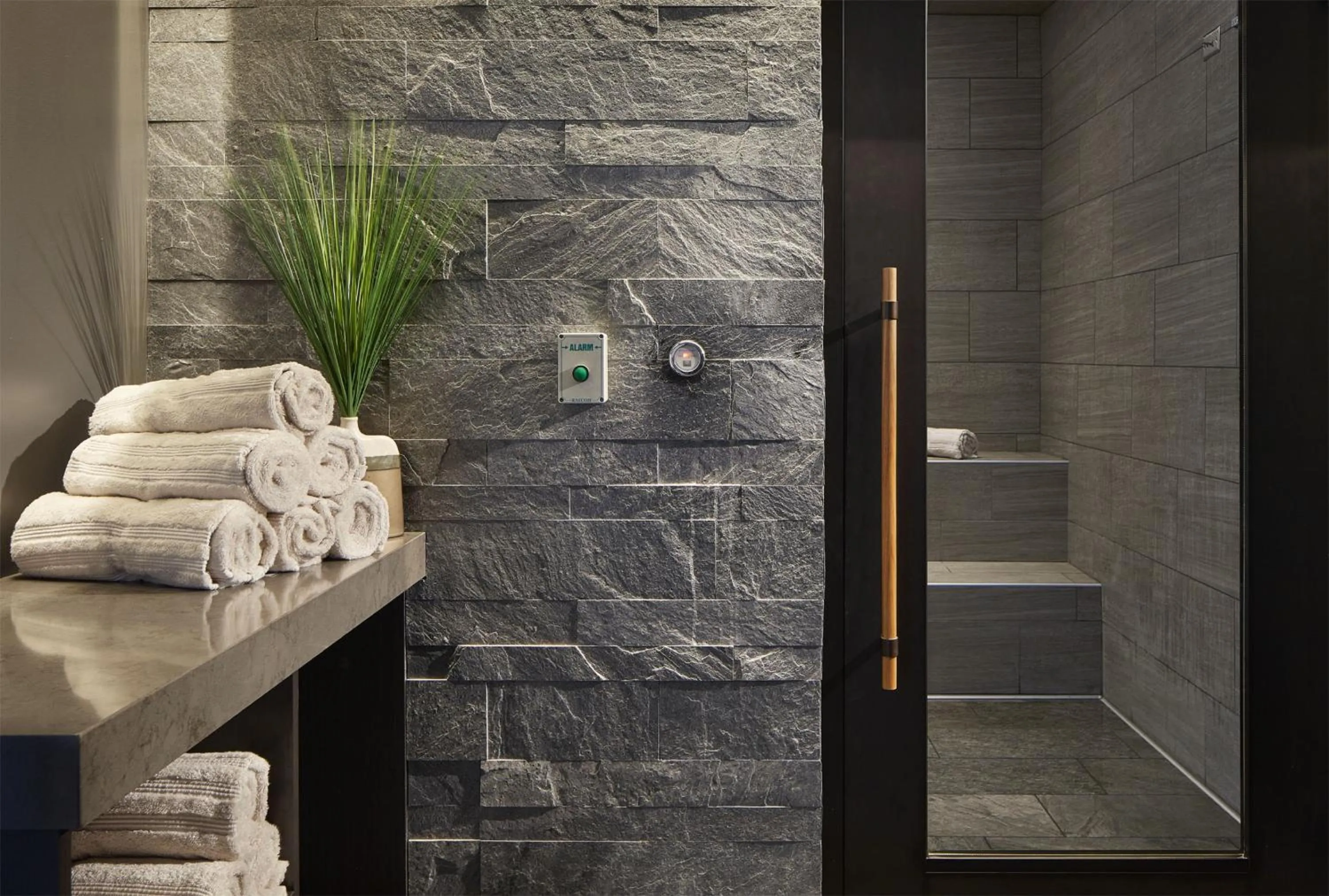 Spa and wellness centre/facilities in InterContinental Minneapolis - St. Paul Airport by IHG