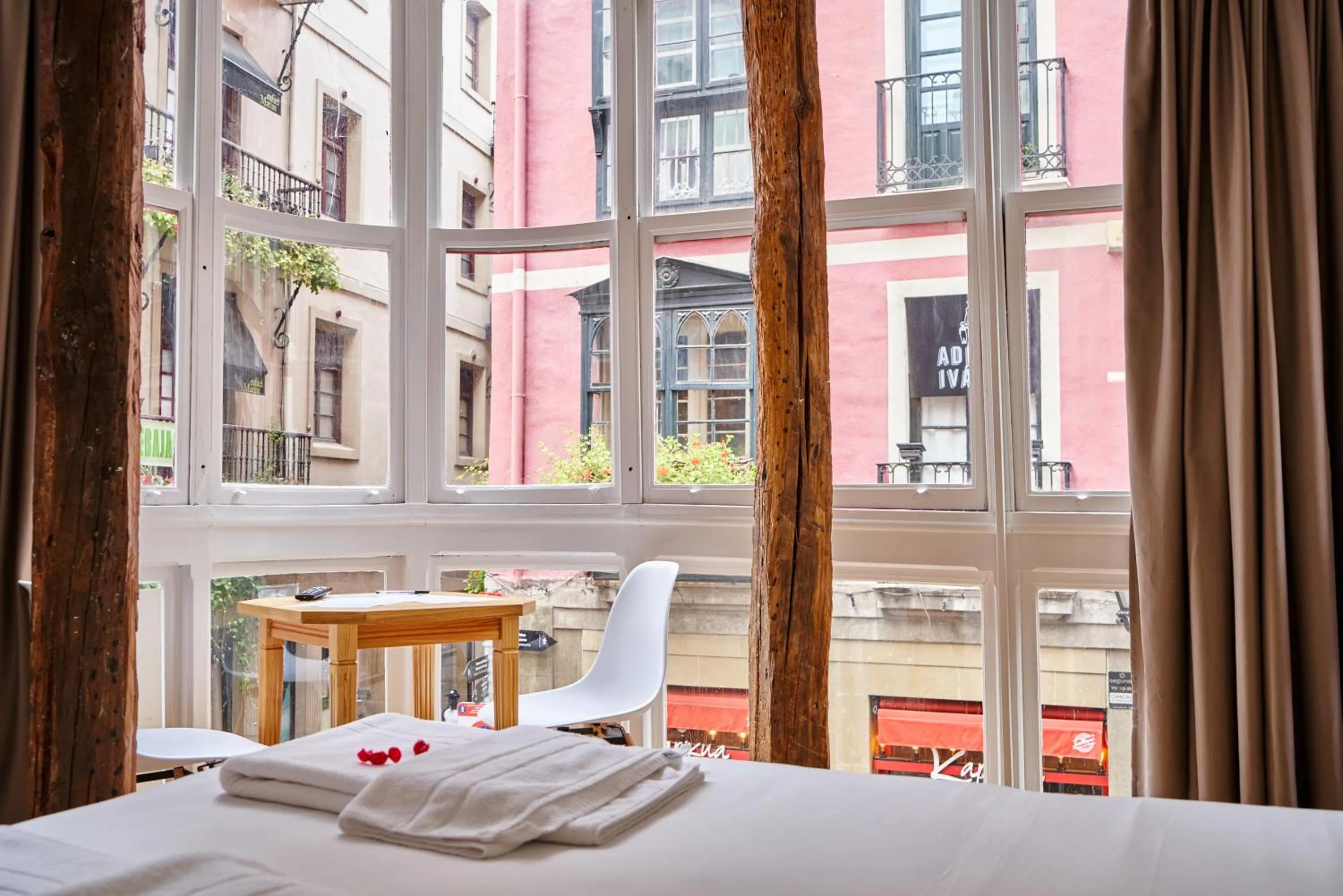 Bed in Pensión AliciaZzz Bed And Breakfast Bilbao