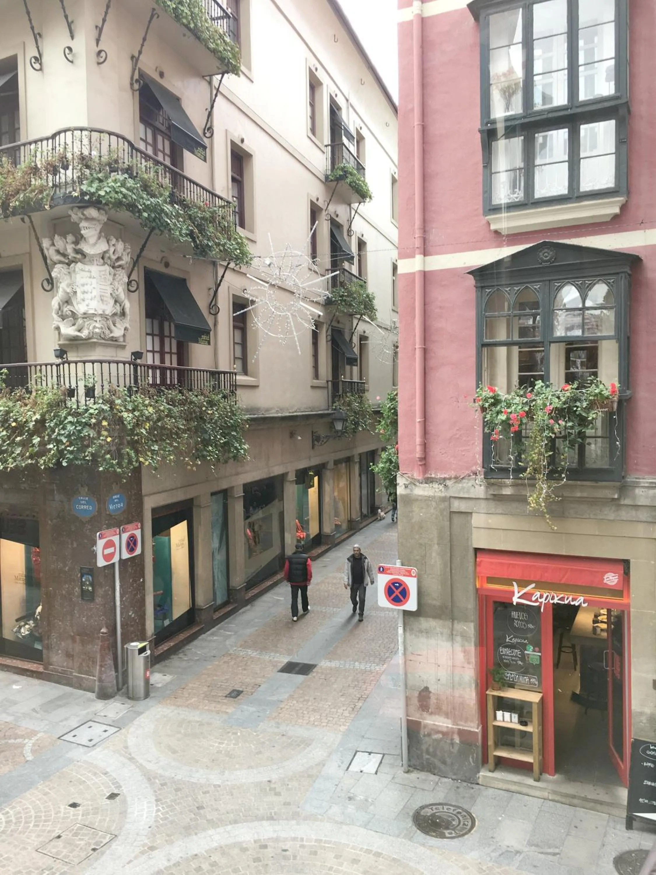 Neighbourhood in Pensión AliciaZzz Bed And Breakfast Bilbao