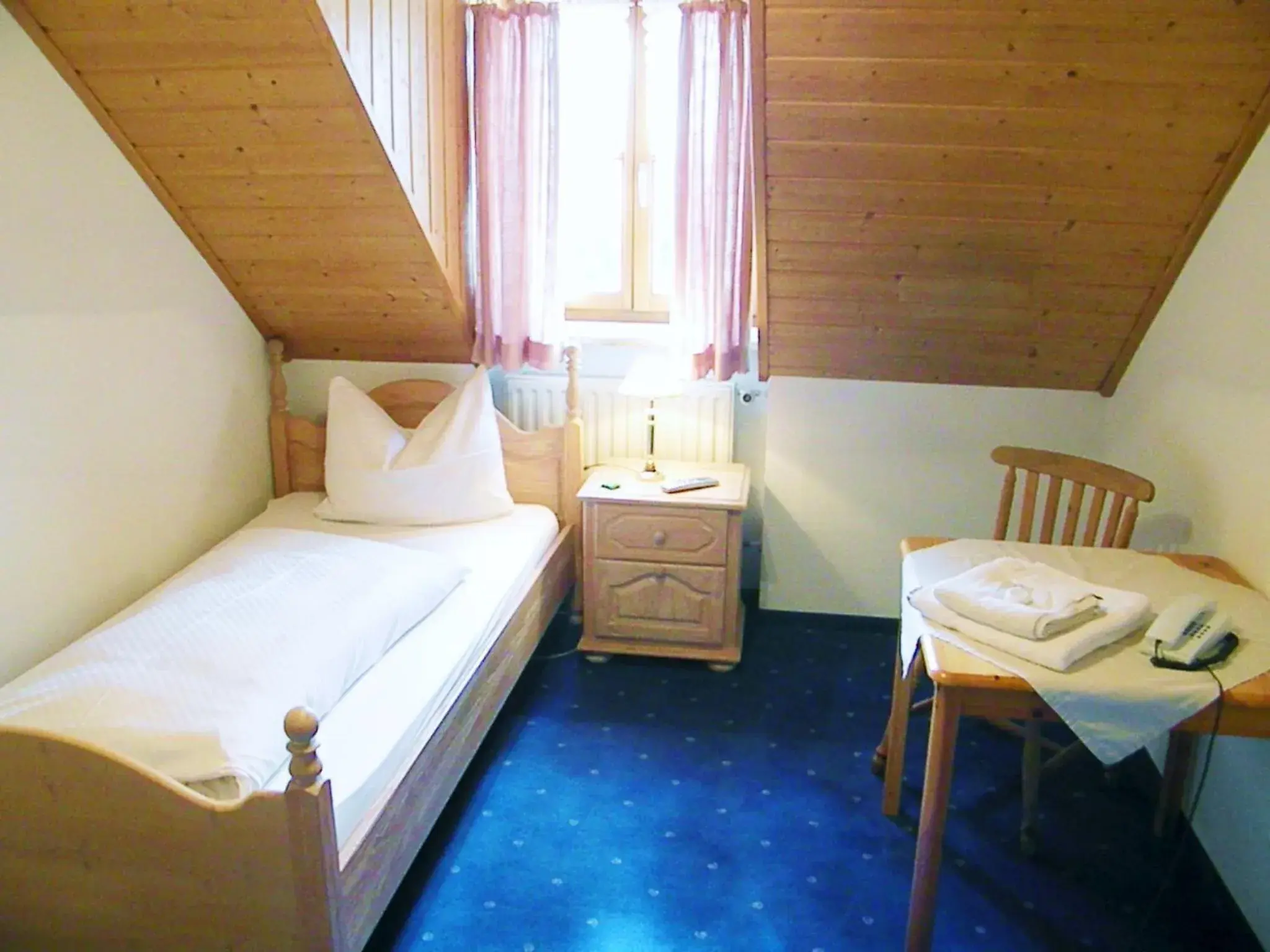 Economy Single Room with Shared Bathroom in Landgasthof Nagerl Economy Single Room with Shared Bathroom in Landgasthof Nagerl