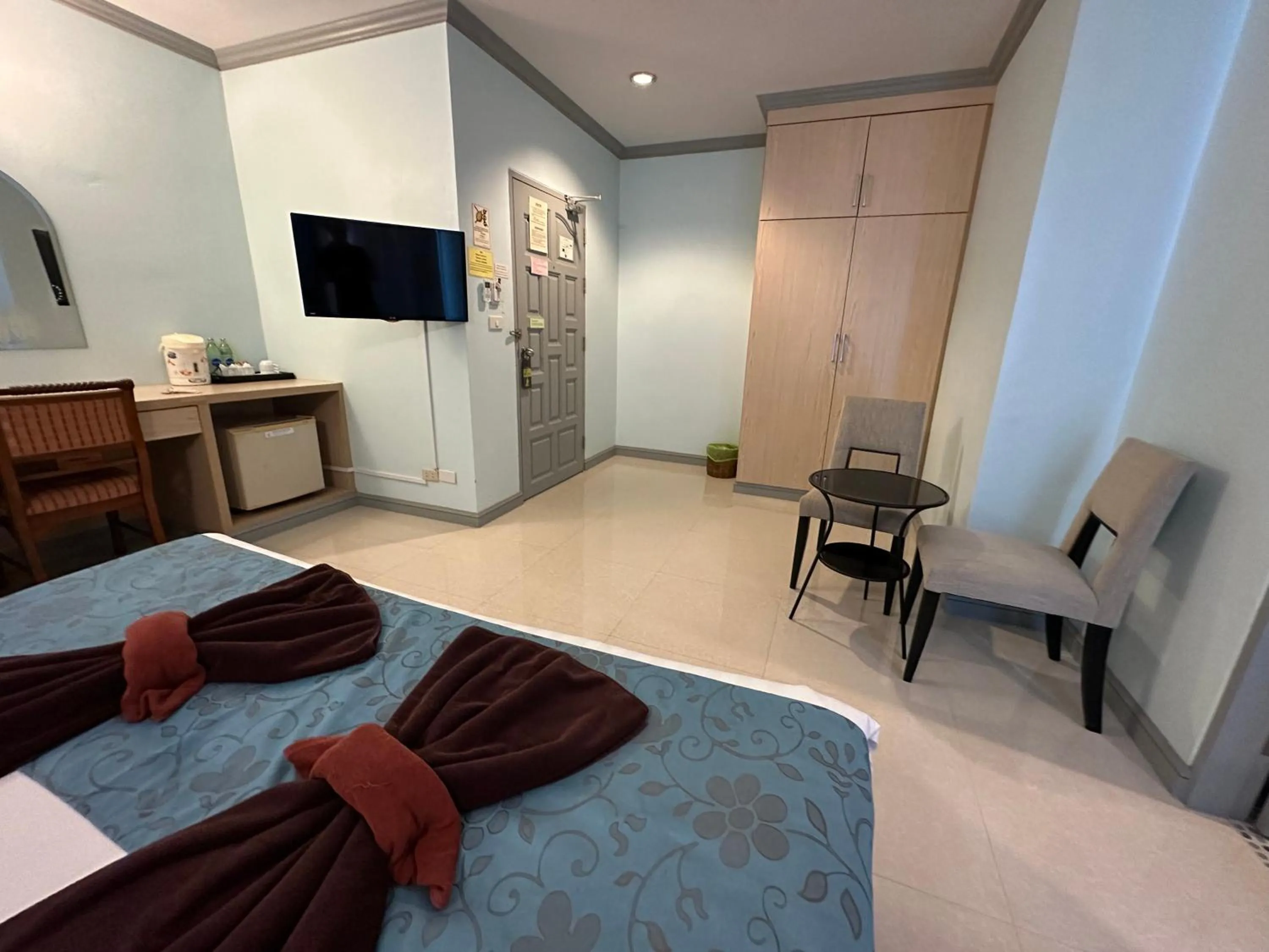 Bed in Thipurai City Hotel