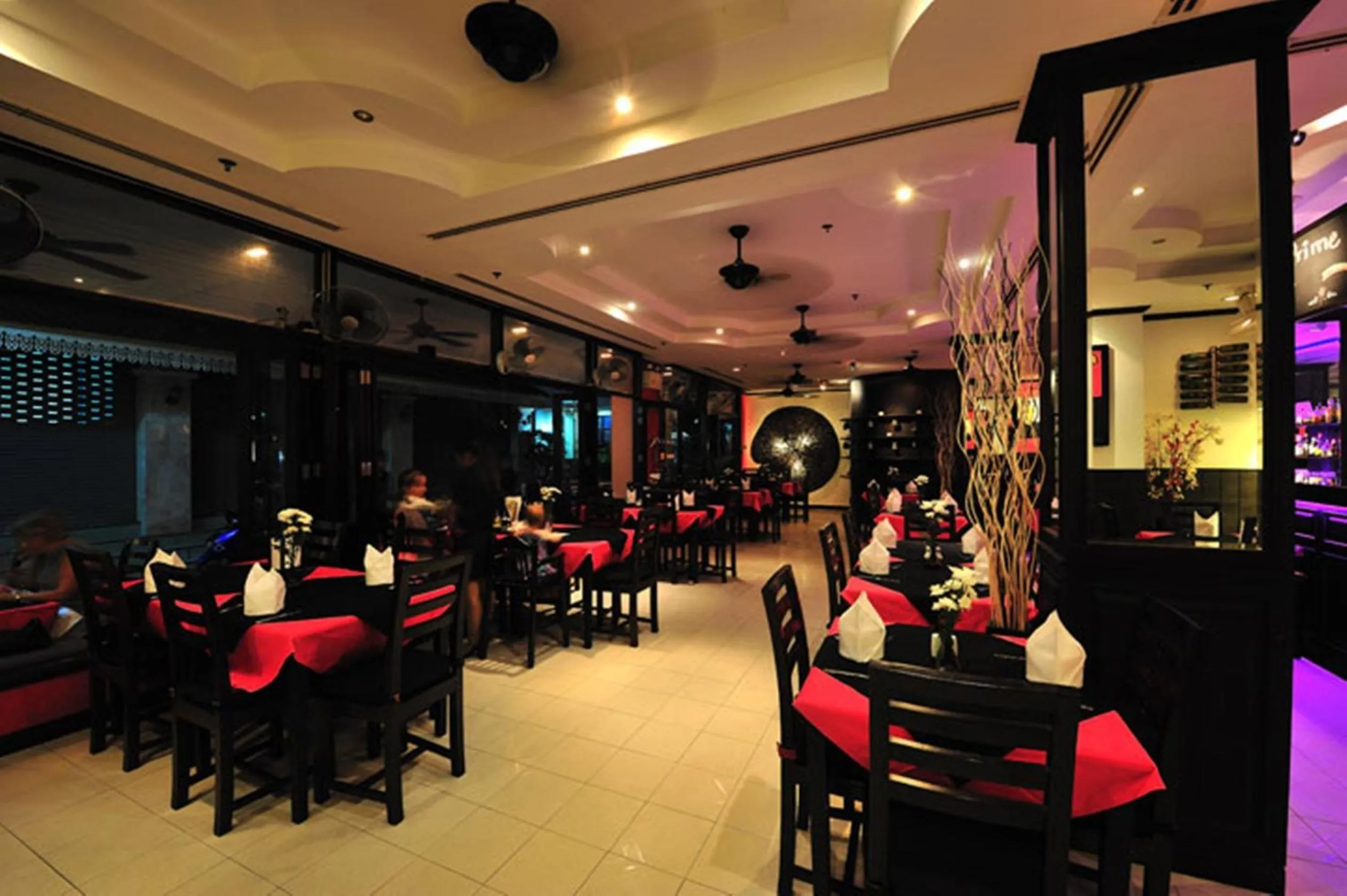 Restaurant/places to eat in Thipurai City Hotel
