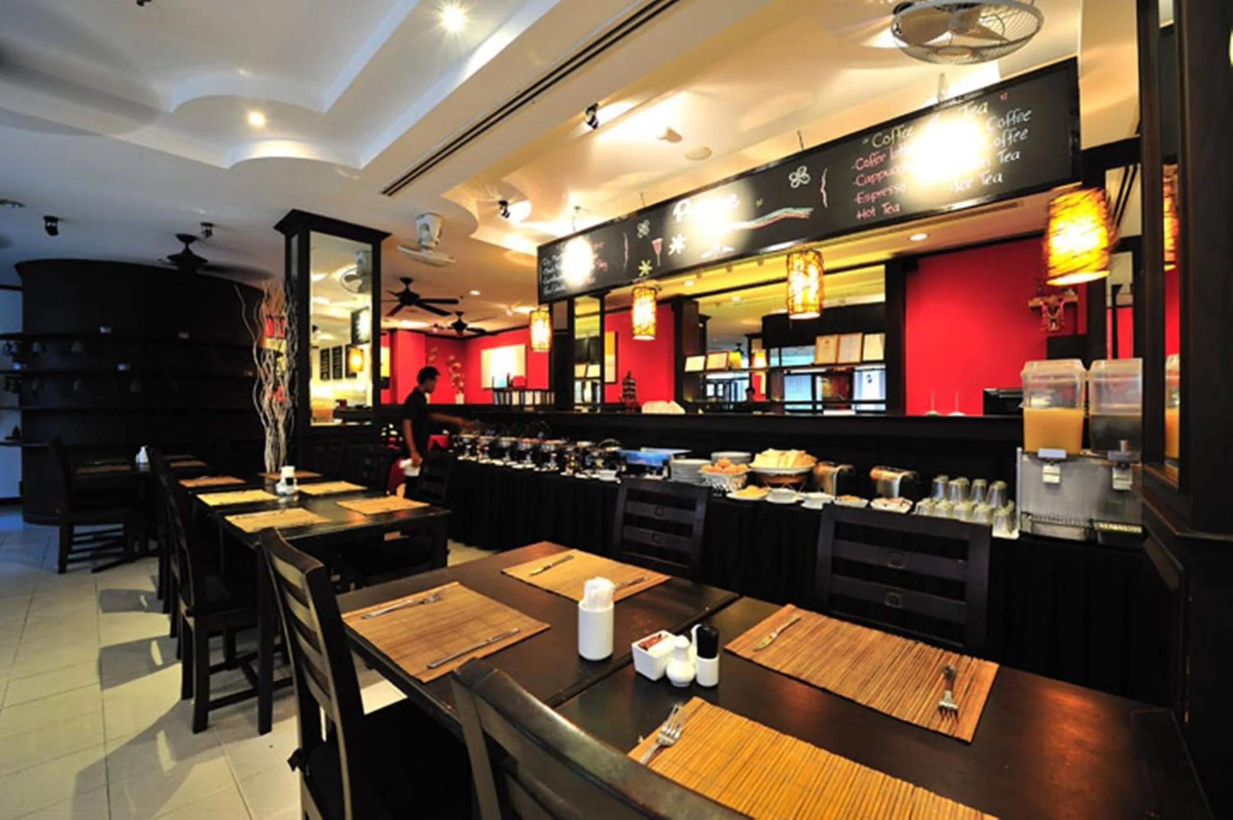 Restaurant/places to eat in Thipurai City Hotel