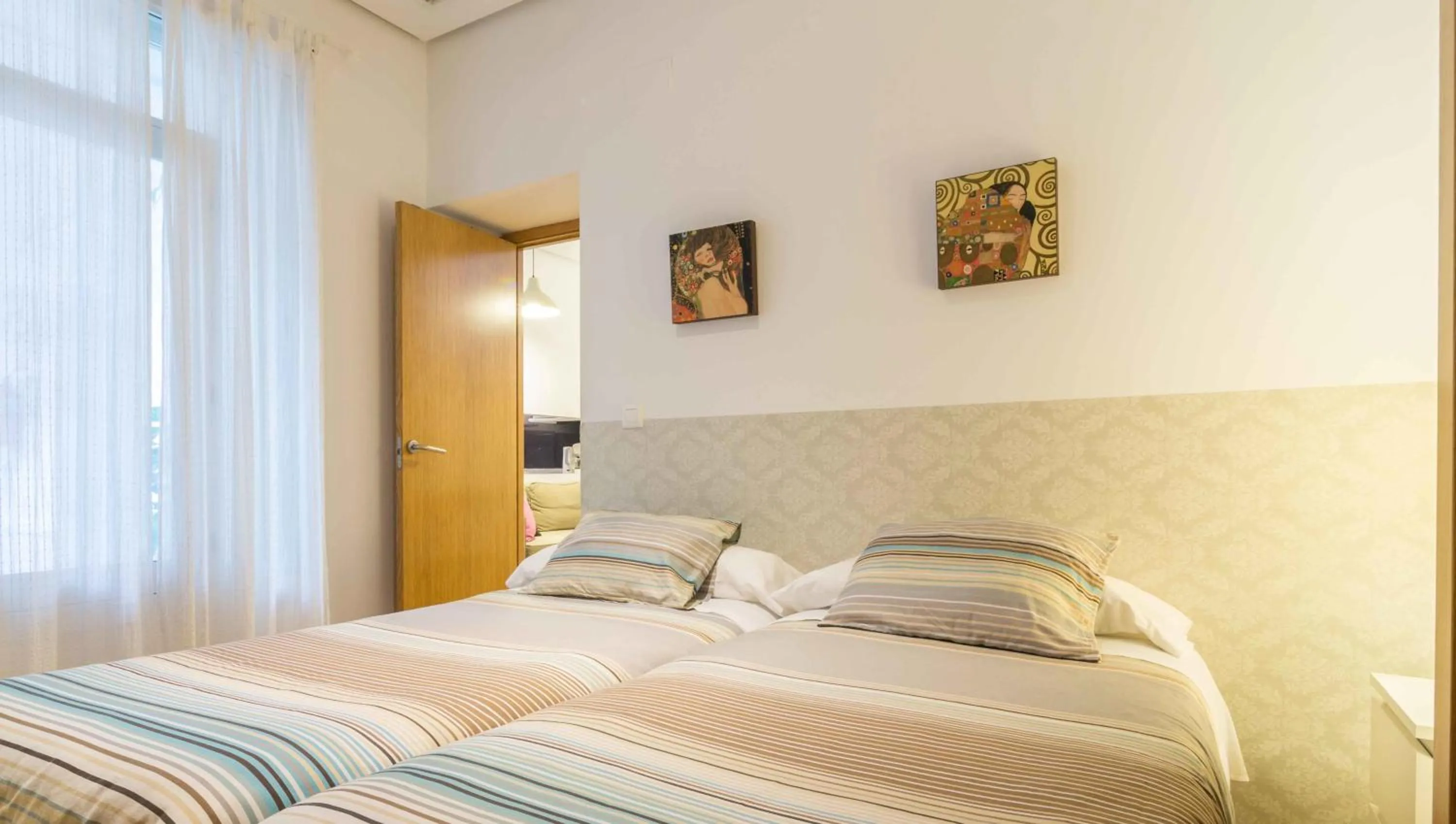 Bedroom, Bed in La Casa del Conde de Gelves Apartments