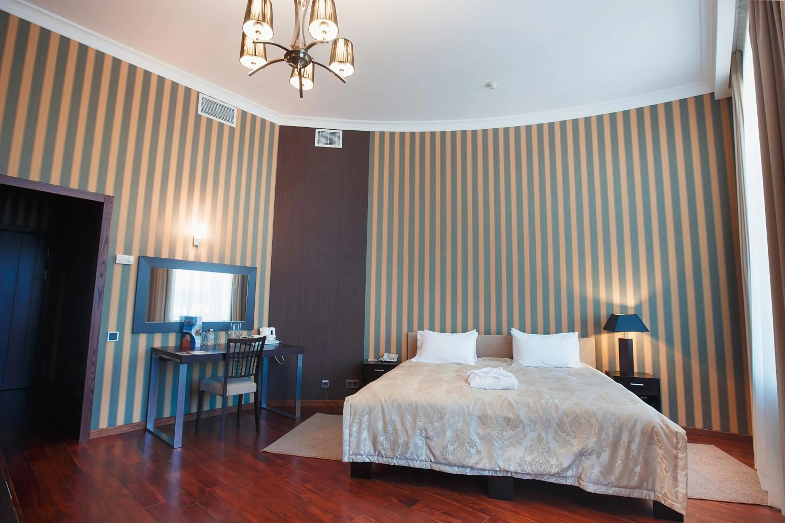 Photo of the whole room, Bed in Tsunami Spa Hotel