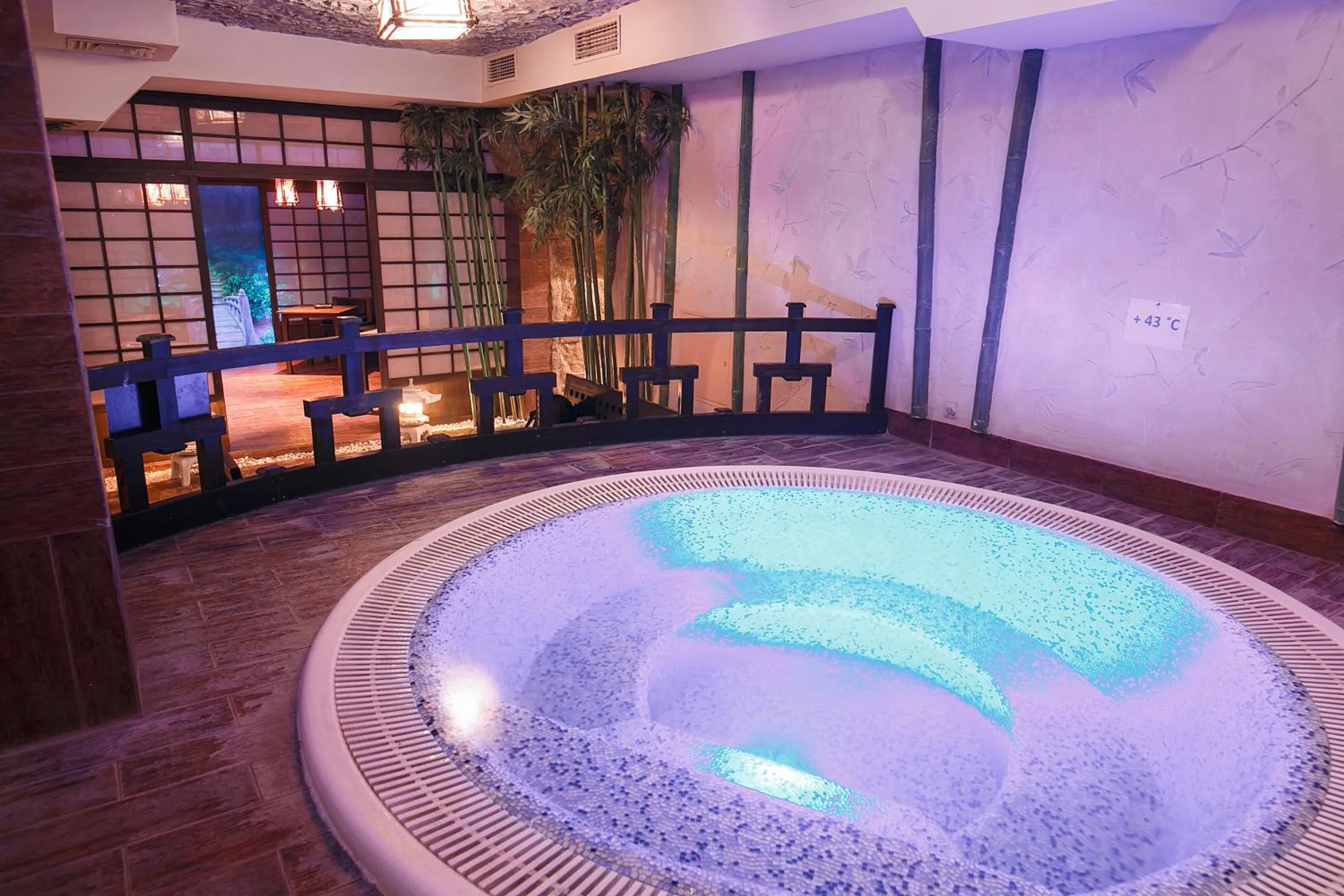 Hot Tub in Tsunami Spa Hotel
