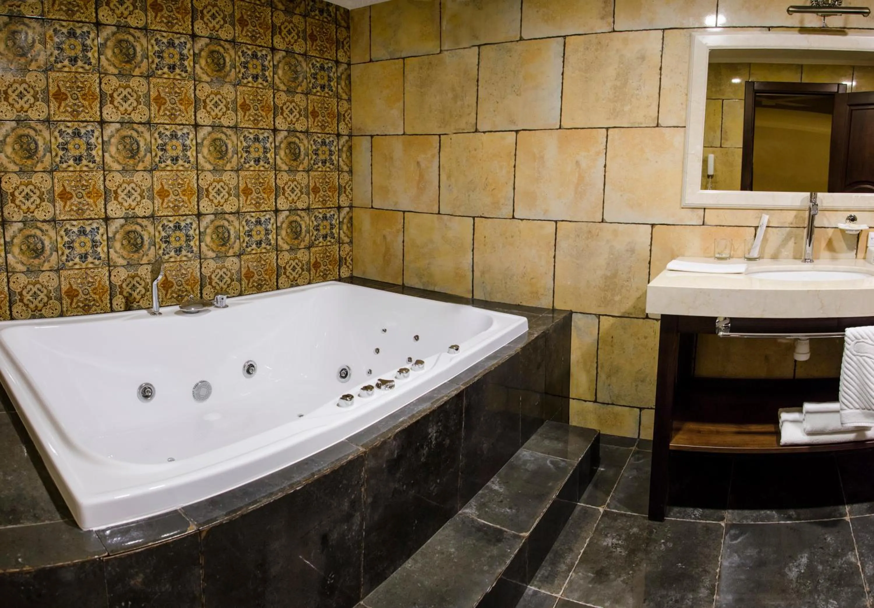 Hot Tub in Tsunami Spa Hotel