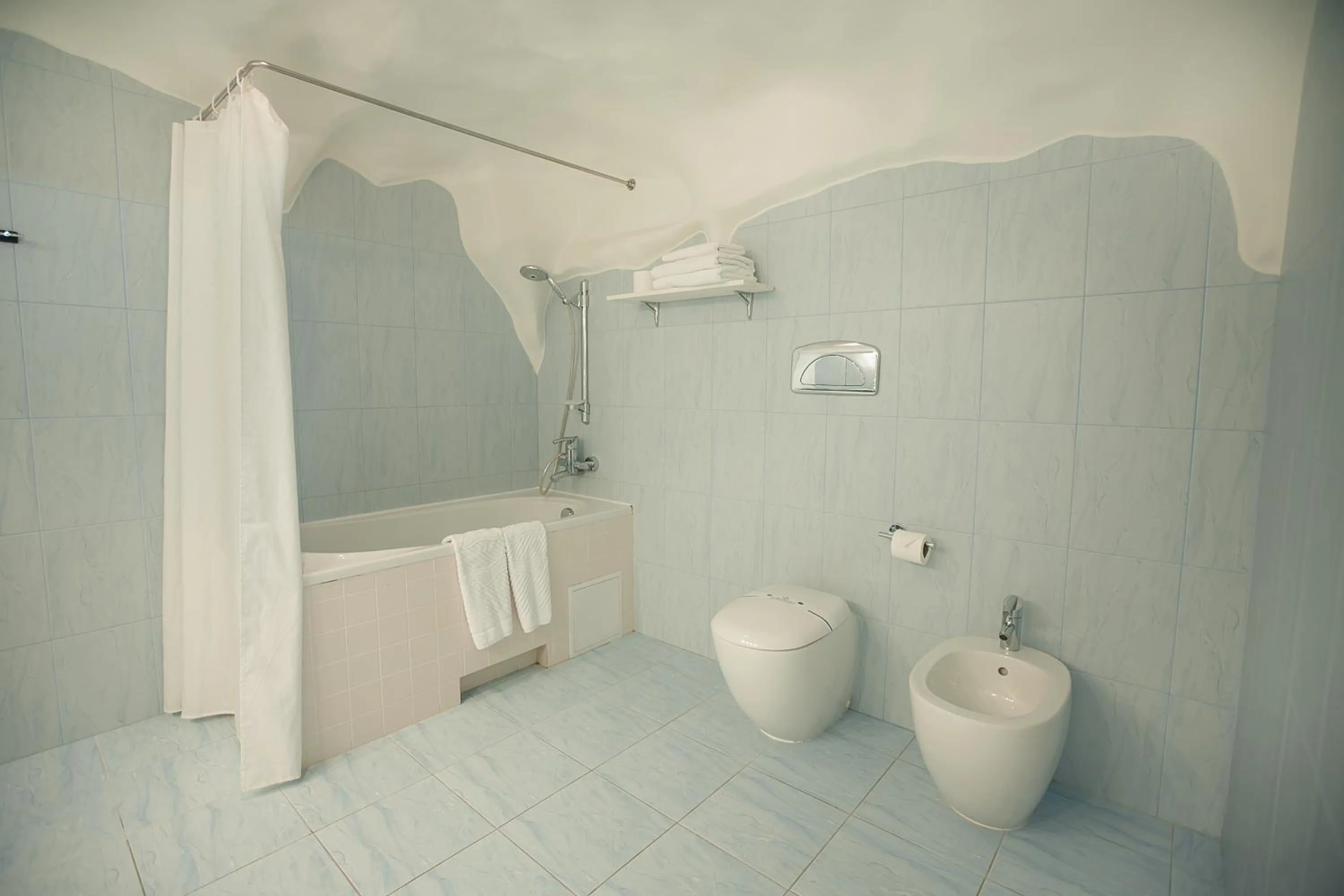 Bathroom in Tsunami Spa Hotel