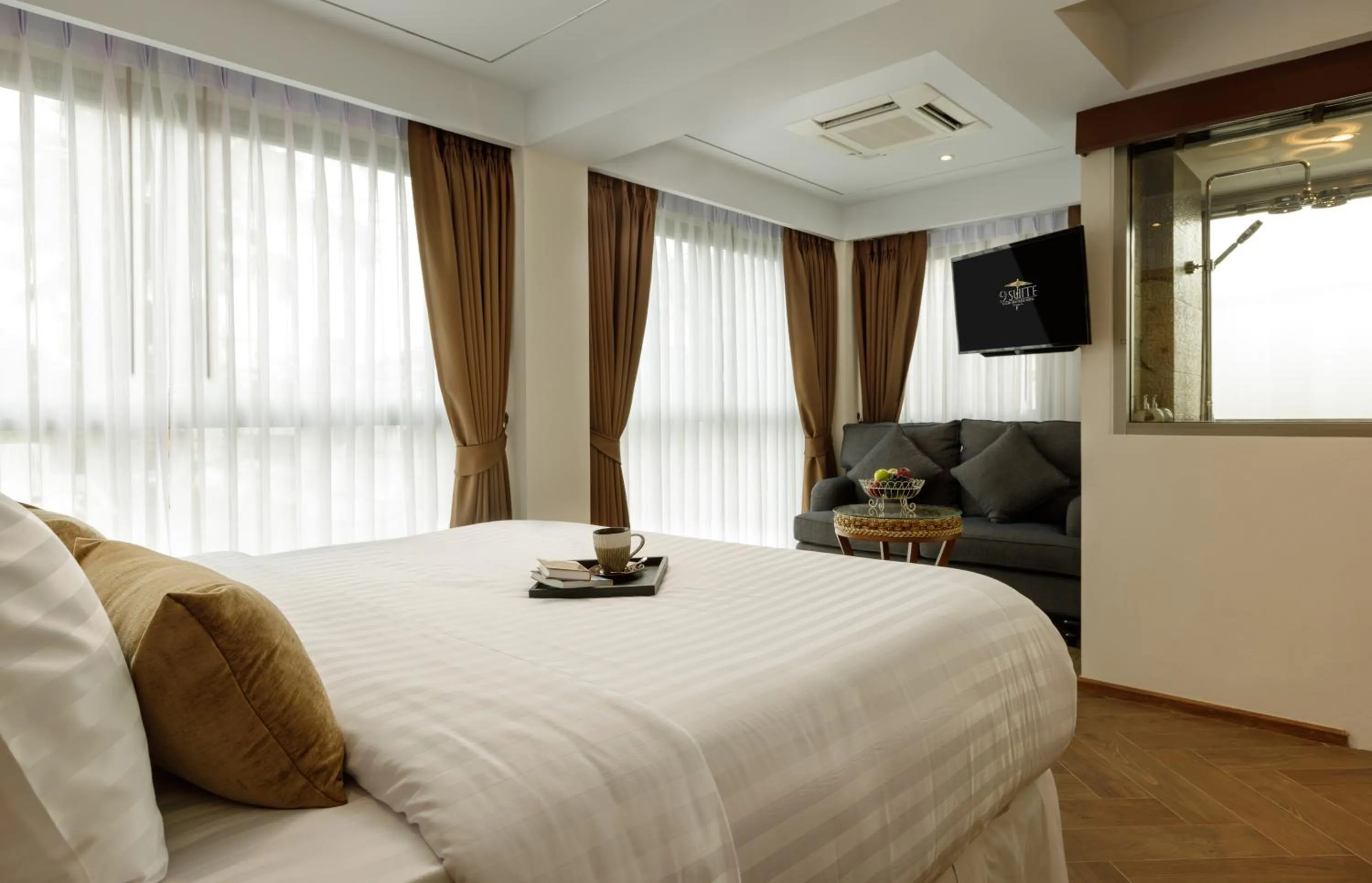 Bed in 9 SUITE Luxury Boutique Hotel