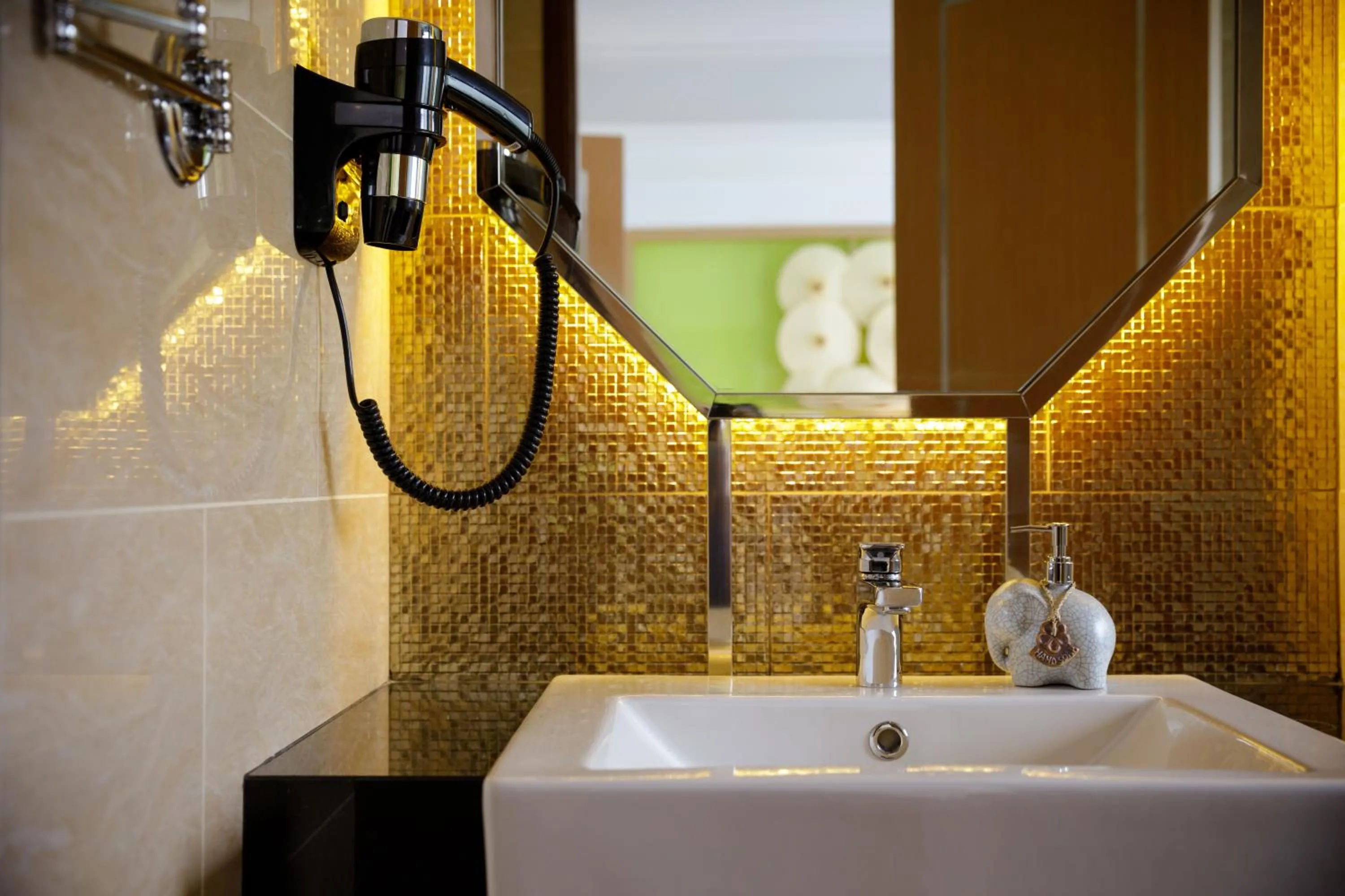 9 SUITE Luxury Boutique Hotel