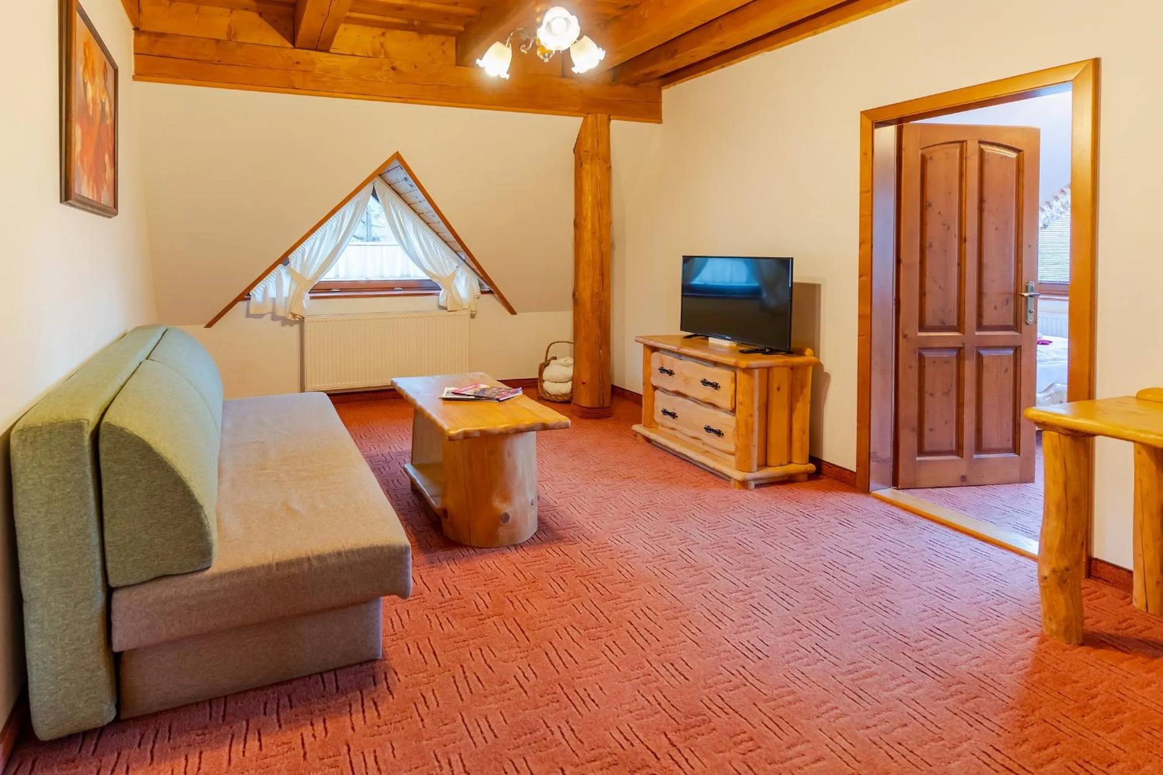 Living room, Bed in Hotel Strachanovka - Jánska Koliba