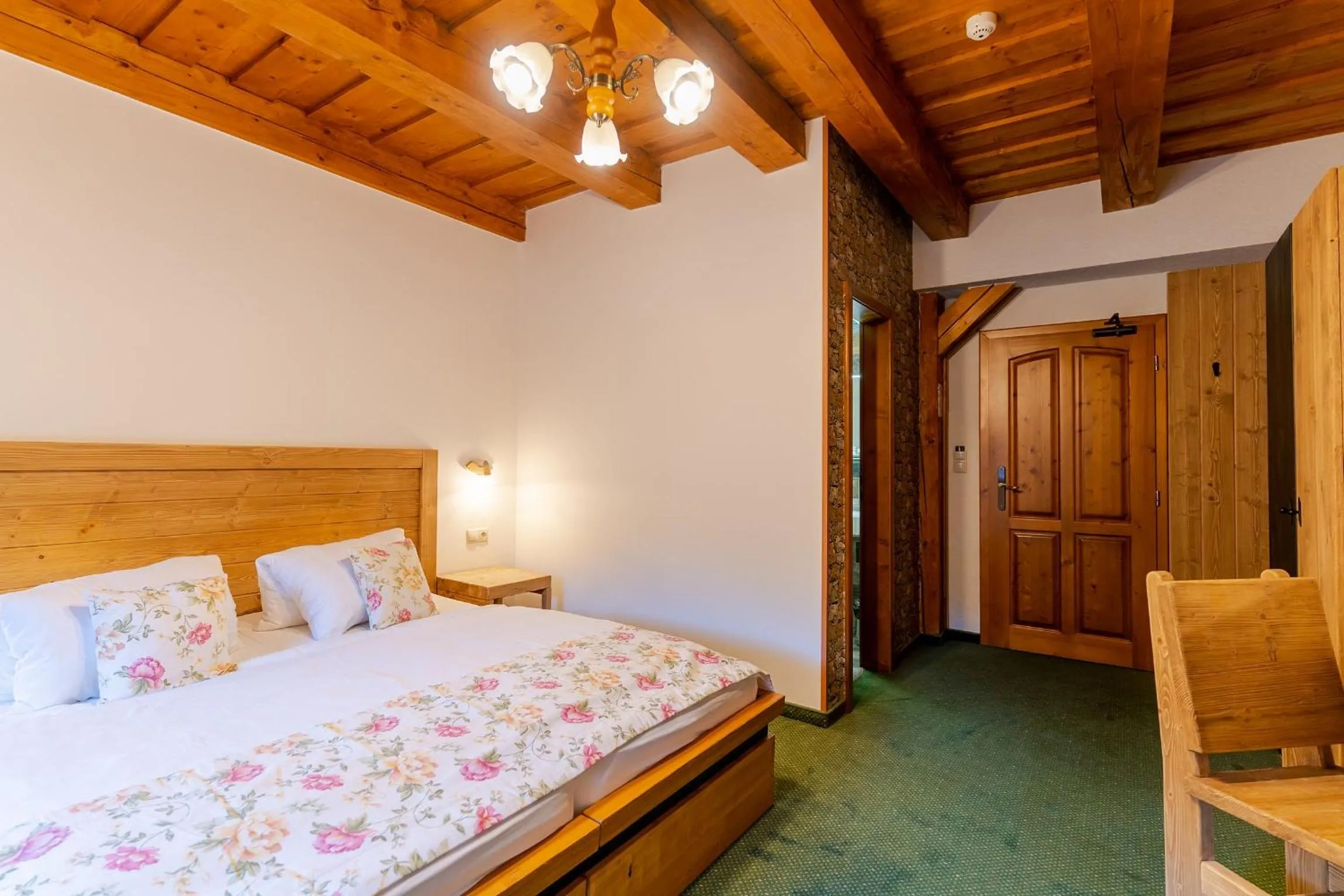 Photo of the whole room, Bed in Hotel Strachanovka - Jánska Koliba