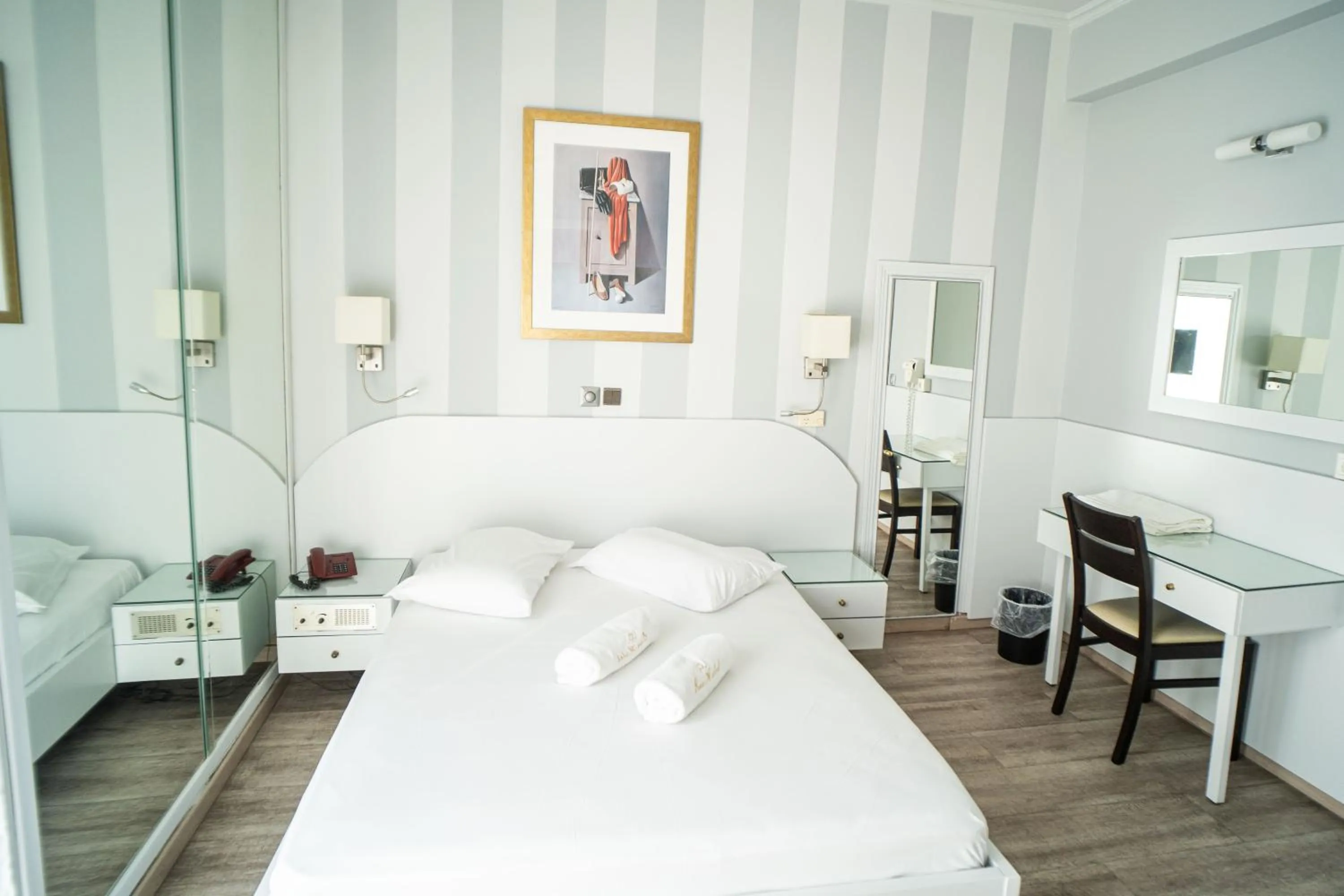 Bed in Eva Hotel Piraeus