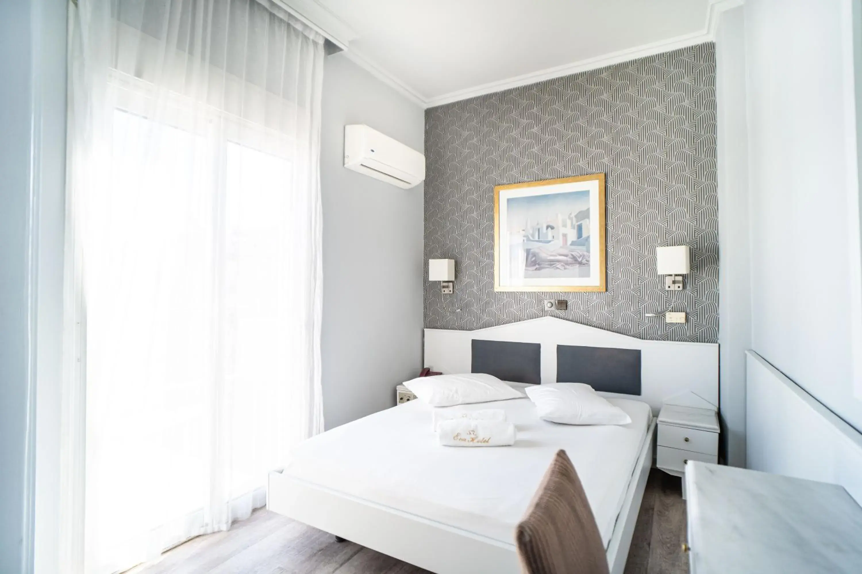 Small Double Room in Eva Hotel Piraeus Small Double Room in Eva Hotel Piraeus