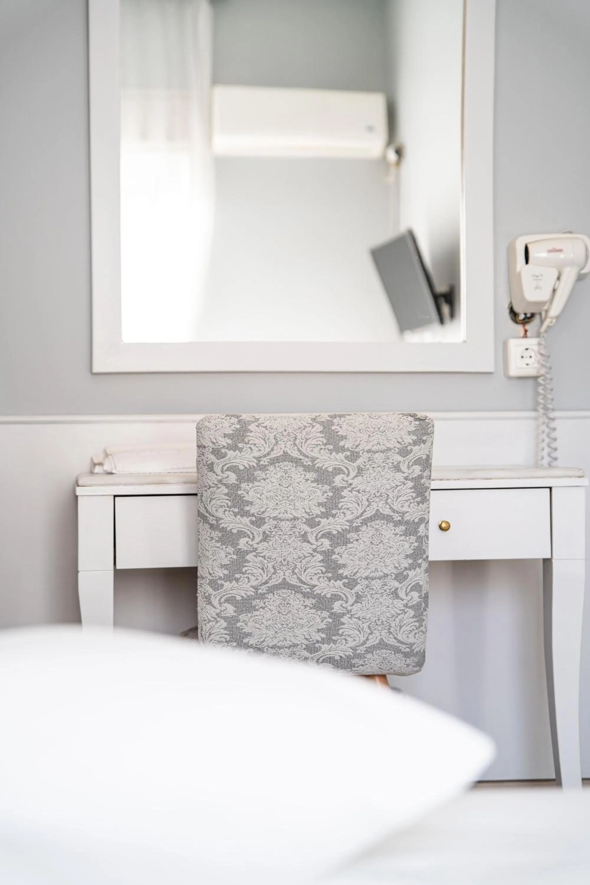 Bed in Eva Hotel Piraeus