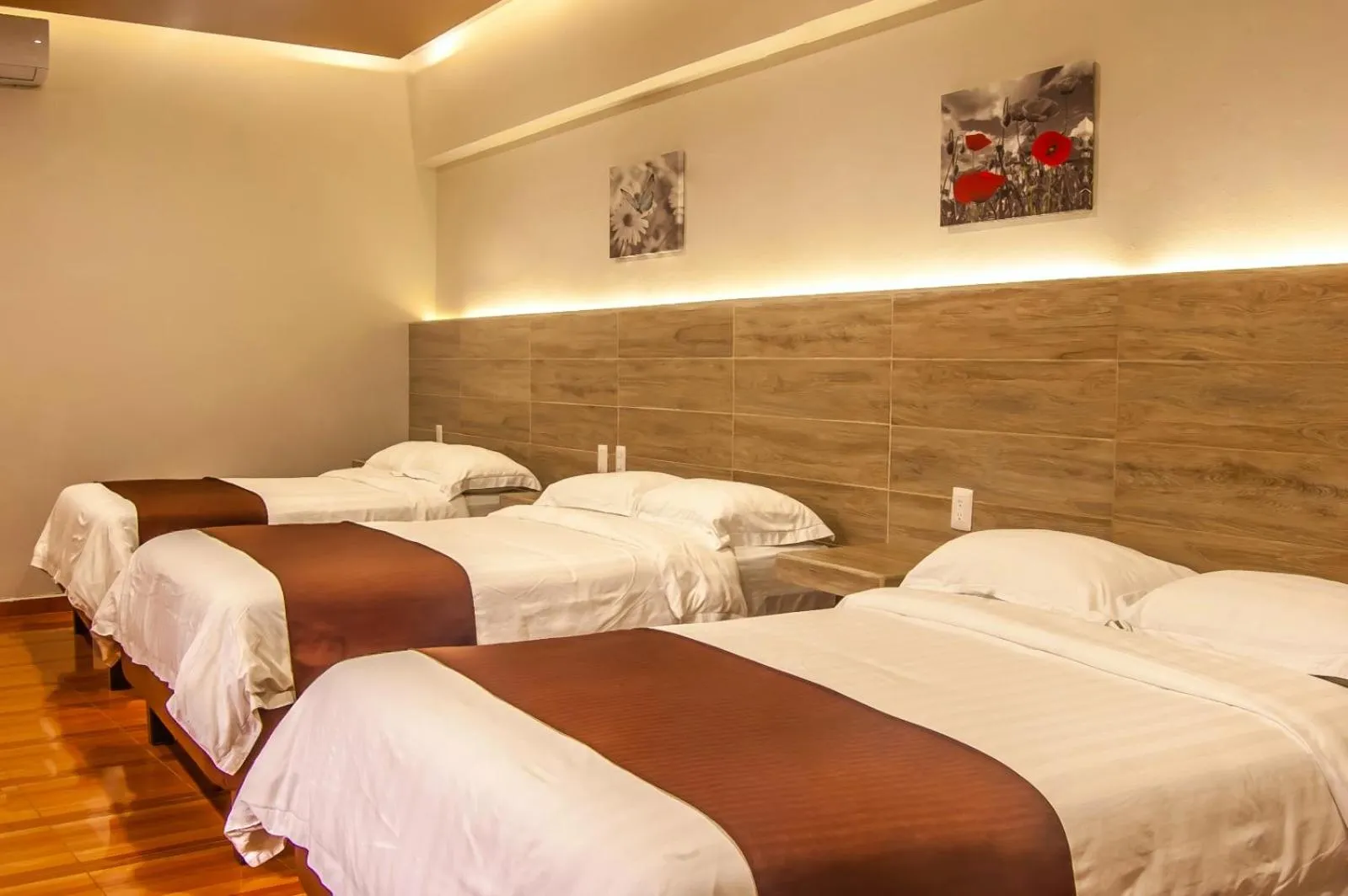 Bed in Hotel Luna Caribe