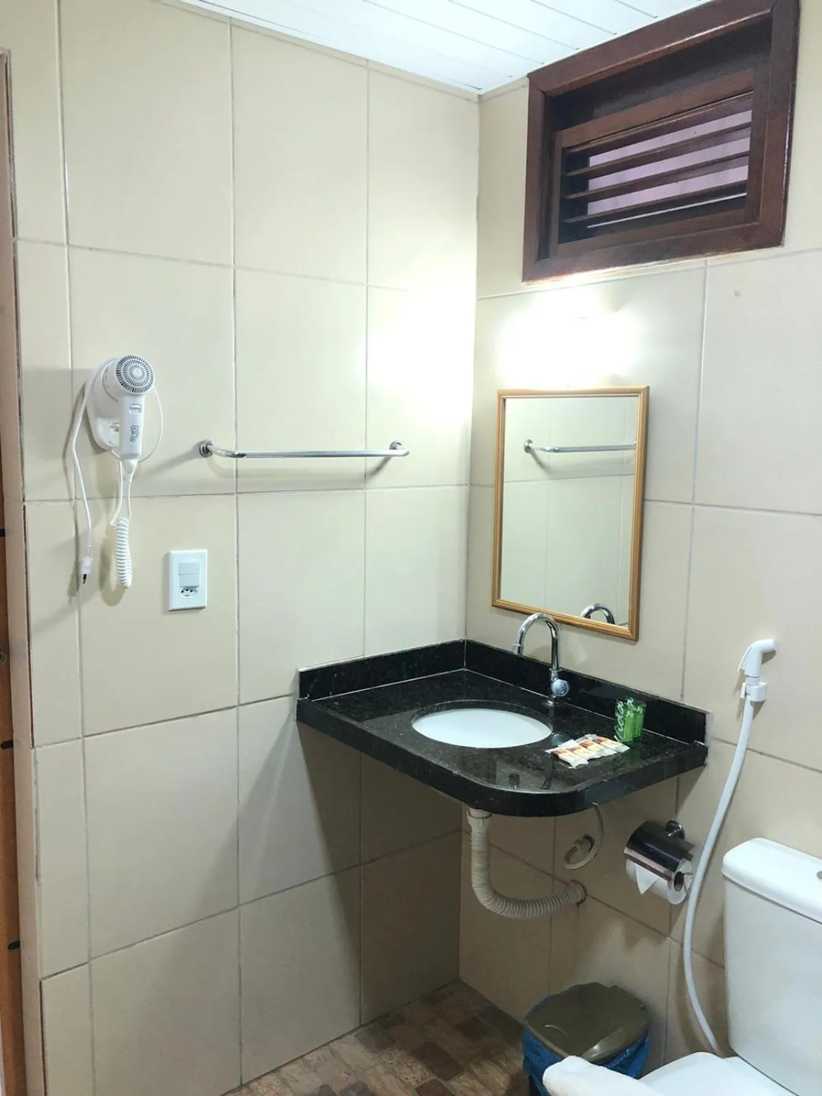 Toilet in Pousada Murici