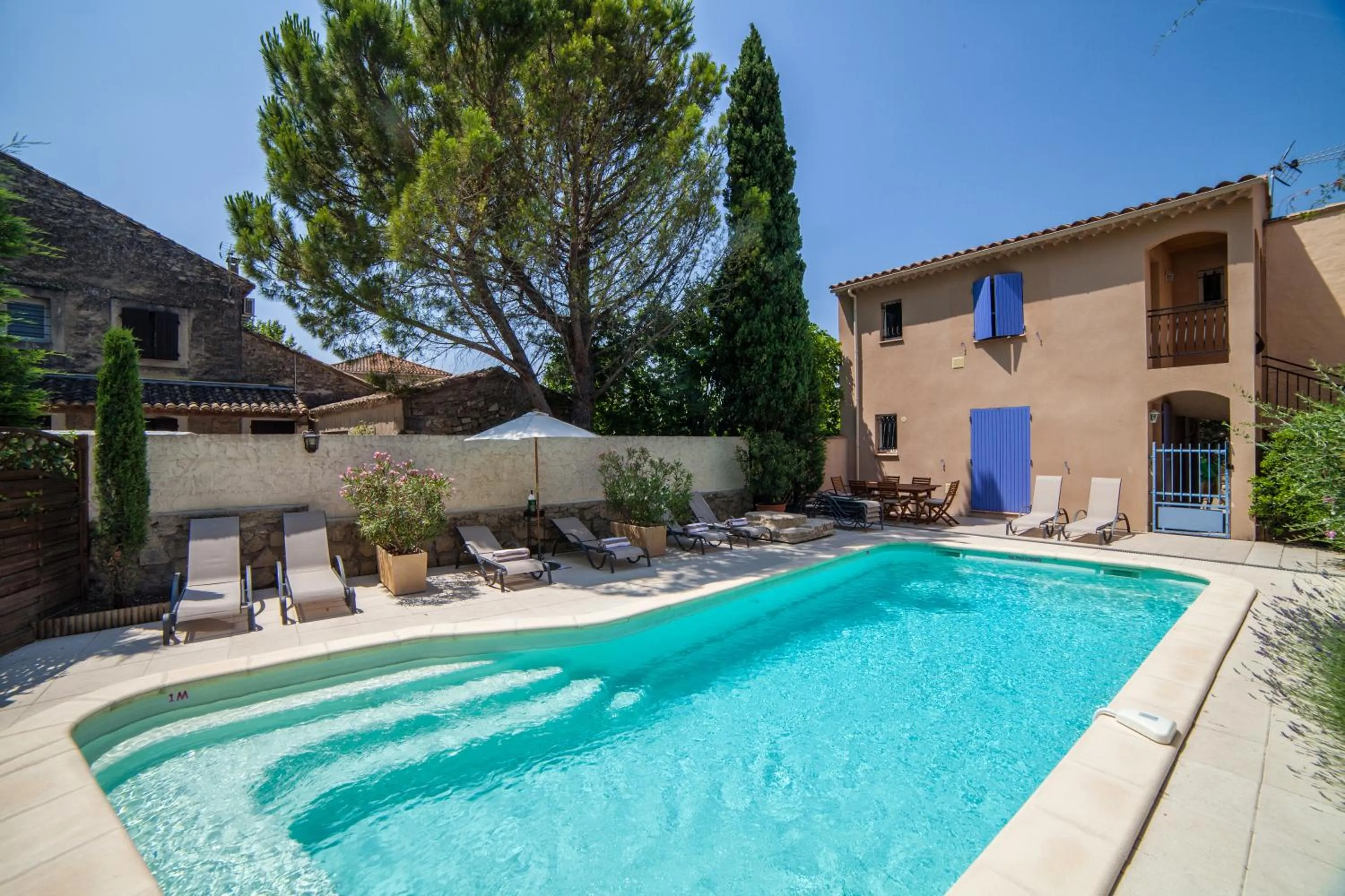 Swimming pool in Hotel Mistral