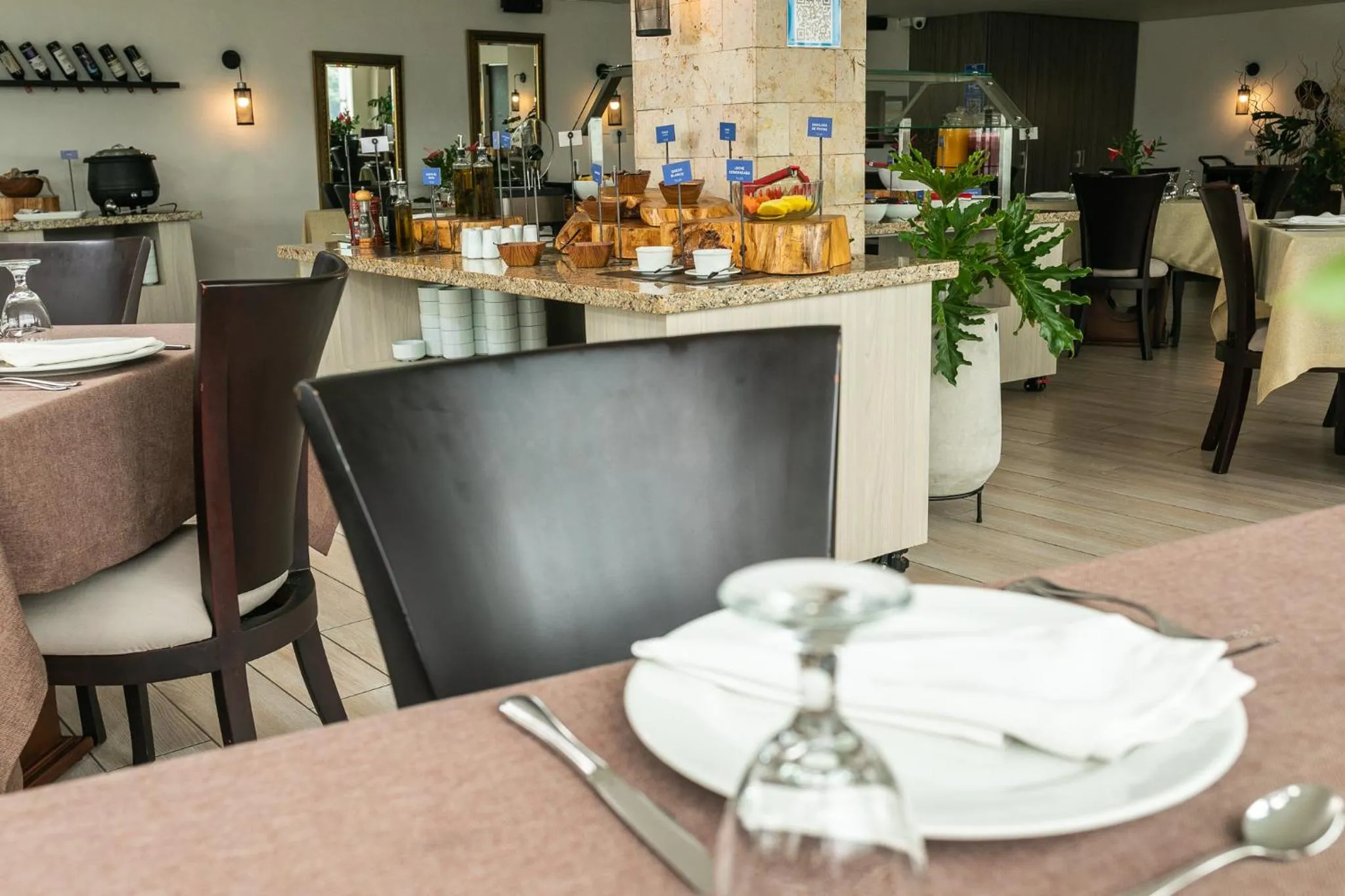 Restaurant/places to eat in Hotel Carretero