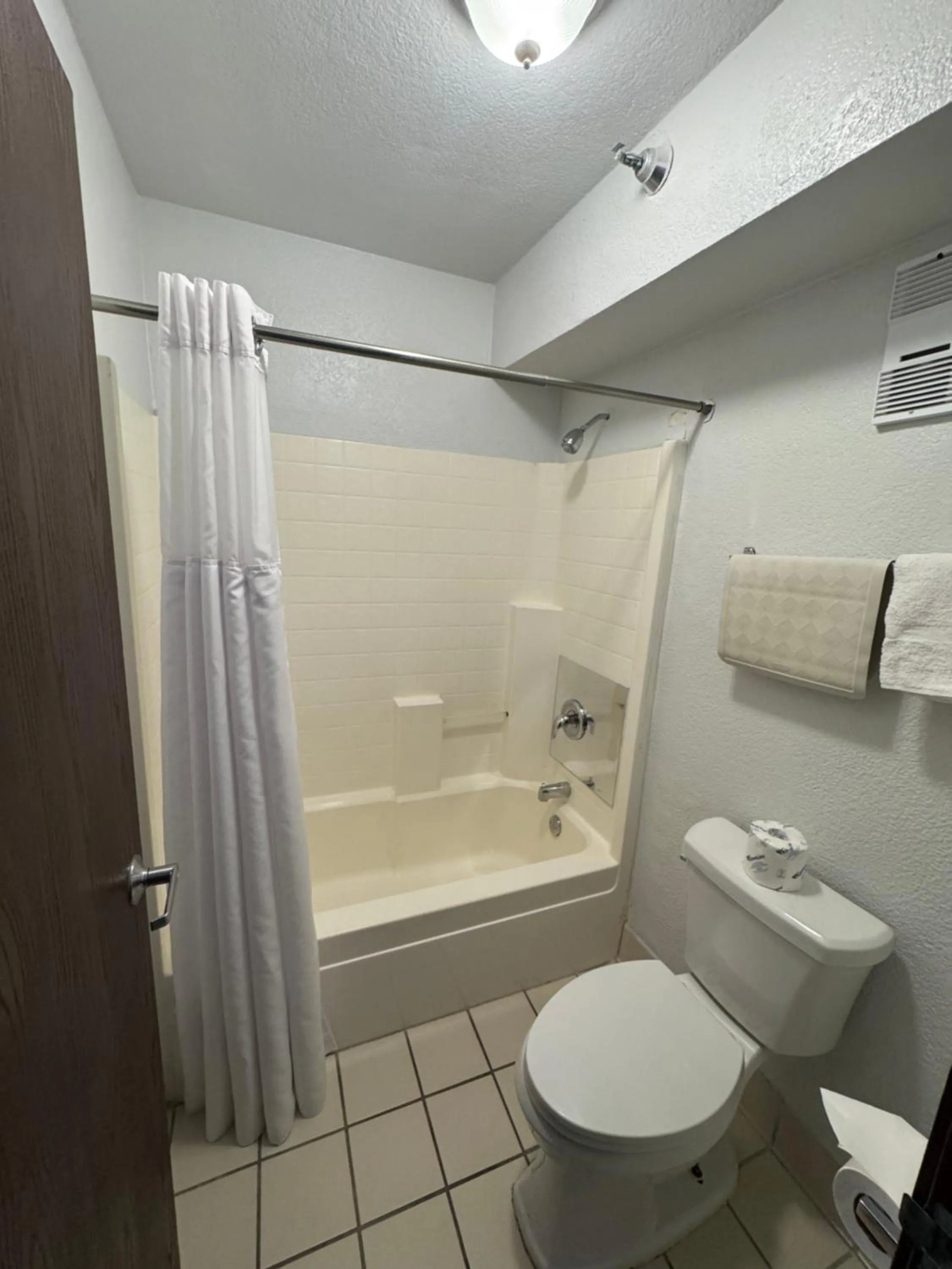 Bathroom in The New Pioneer