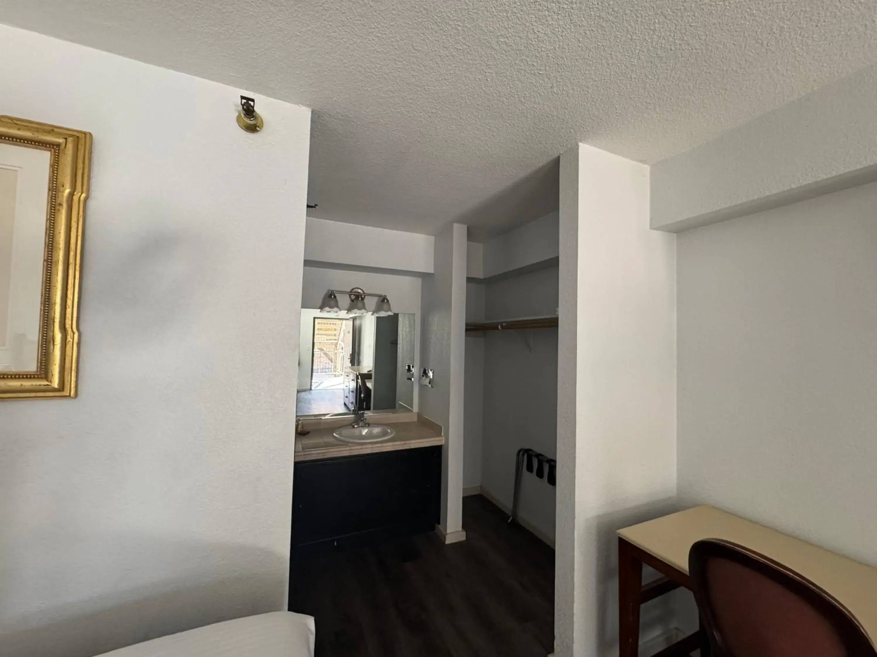 Superior Queen Room in The New Pioneer Superior Queen Room in The New Pioneer