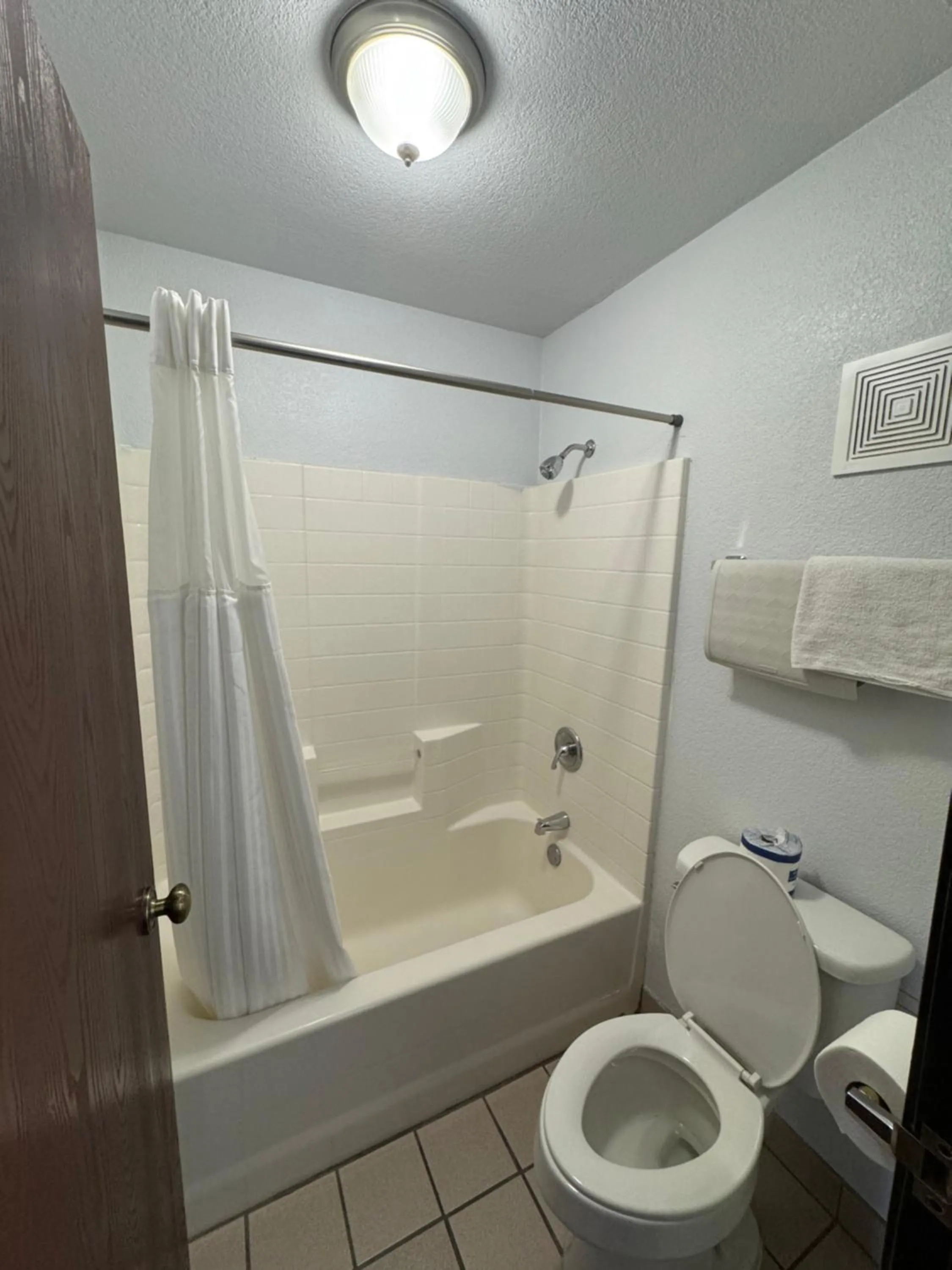 Bathroom in The New Pioneer