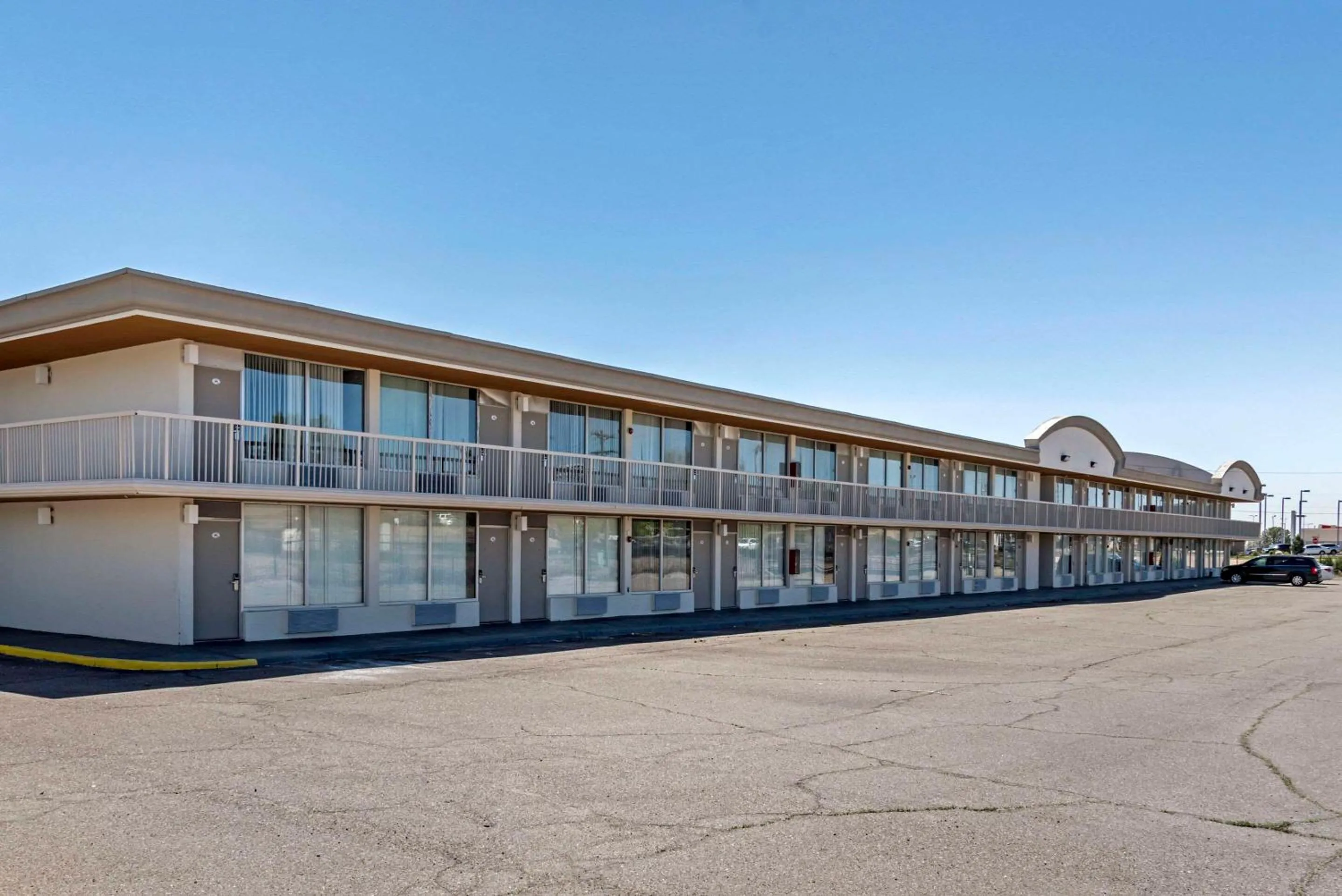 Property building in Suburban Studios Pueblo North