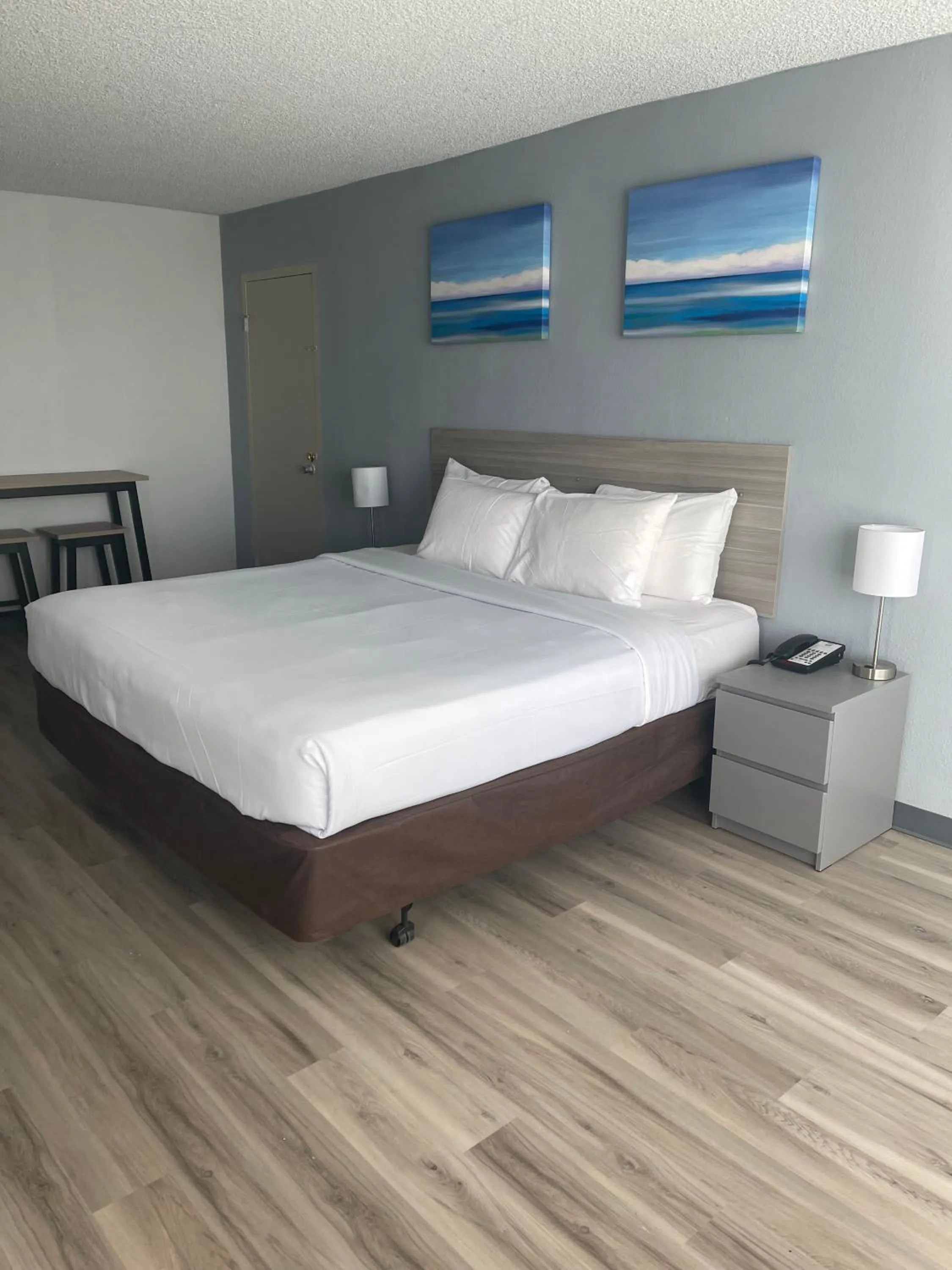 Bed in Suburban Studios Pueblo North