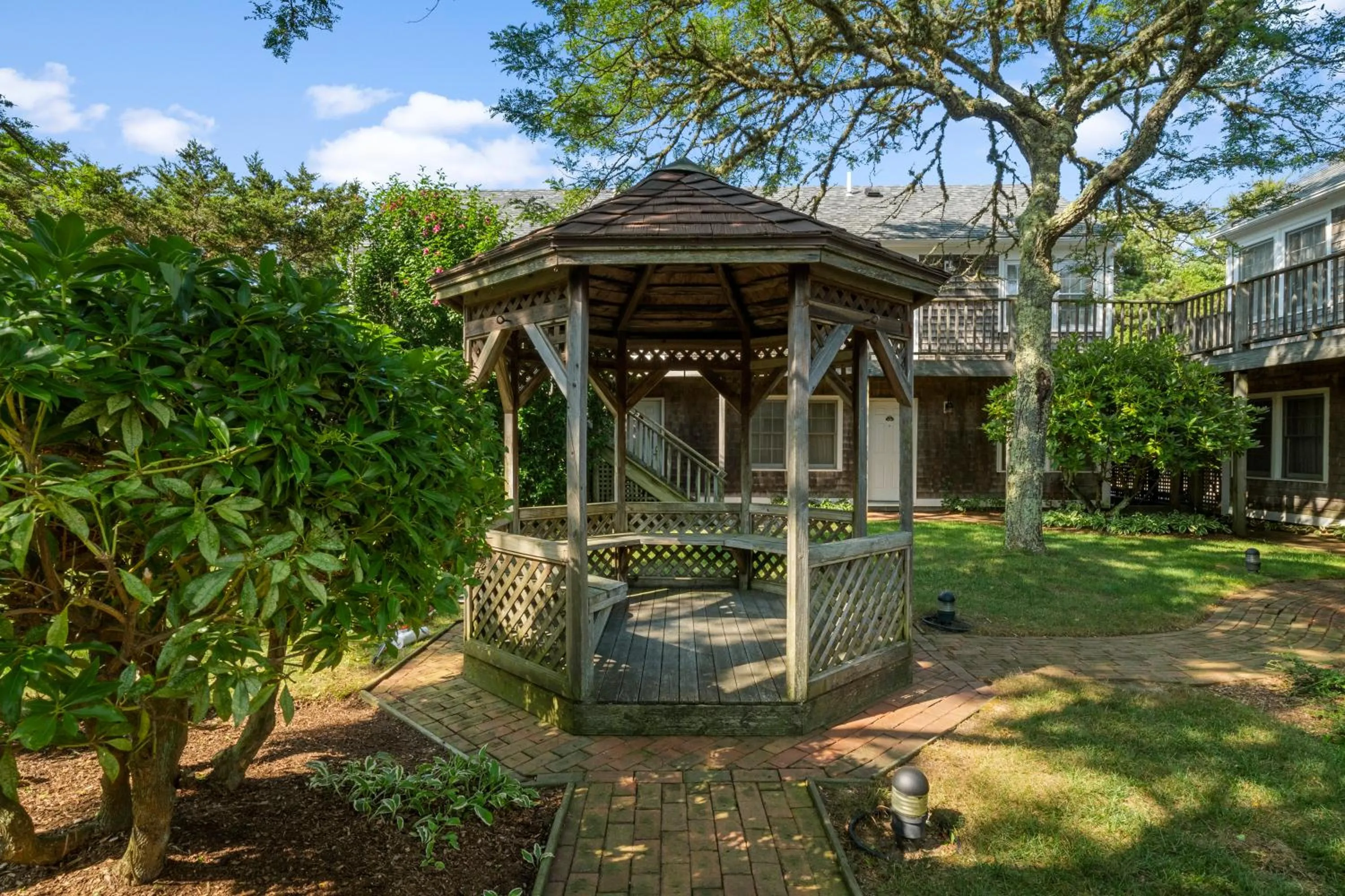 Garden view in Nantucket Inn